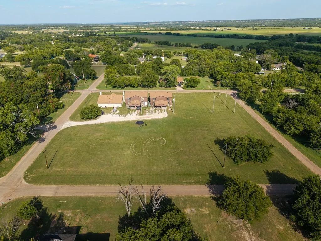 Duplex For Sale in Bosque County , 905-909 Shepherd Street, Morgan, Texas 76671, 16 Bedrooms, 12 Bathrooms, Garage spaces, 7,048 Sqft, built in 2001, Price $425,000, mls#21347849, Real Estate Agent in Morgan, Homes For Sale in Bosque county, Homes For Sale in Morgan, Realtor in Morgan Texas, Real Estate Brokerage Independent Realty Texas, Luminita Cordes Realtor
