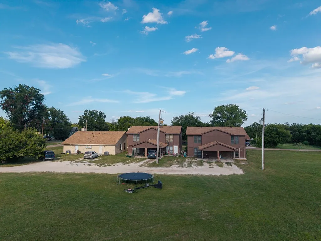 Duplex For Sale in Bosque County , 905-909 Shepherd Street, Morgan, Texas 76671, 16 Bedrooms, 12 Bathrooms, Garage spaces, 7,048 Sqft, built in 2001, Price $425,000, mls#21347849, Real Estate Agent in Morgan, Homes For Sale in Bosque county, Homes For Sale in Morgan, Realtor in Morgan Texas, Real Estate Brokerage Independent Realty Texas, Luminita Cordes Realtor