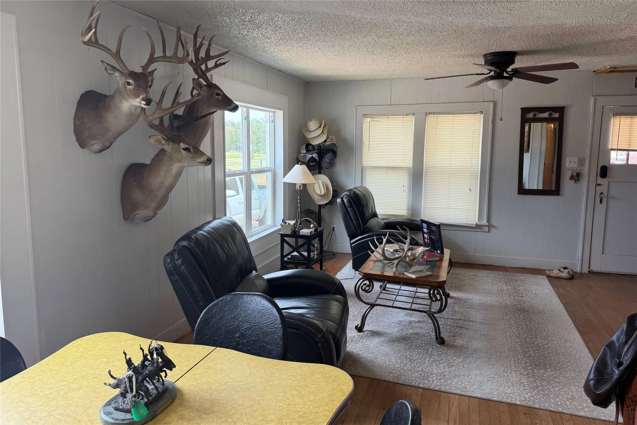 Single Family Residence For Sale in Cottle County , 1212 8th Street, Paducah, Texas 79252, 2 Bedroom, 1 Bathroom, Garage spaces, 952 Sqft, built in 1900, mls#21347883, Real Estate Agent in Paducah, Homes For Sale in Cottle county, Homes For Sale in Paducah, Realtor in Paducah Texas, Real Estate Brokerage Independent Realty Texas, Luminita Cordes Realtor