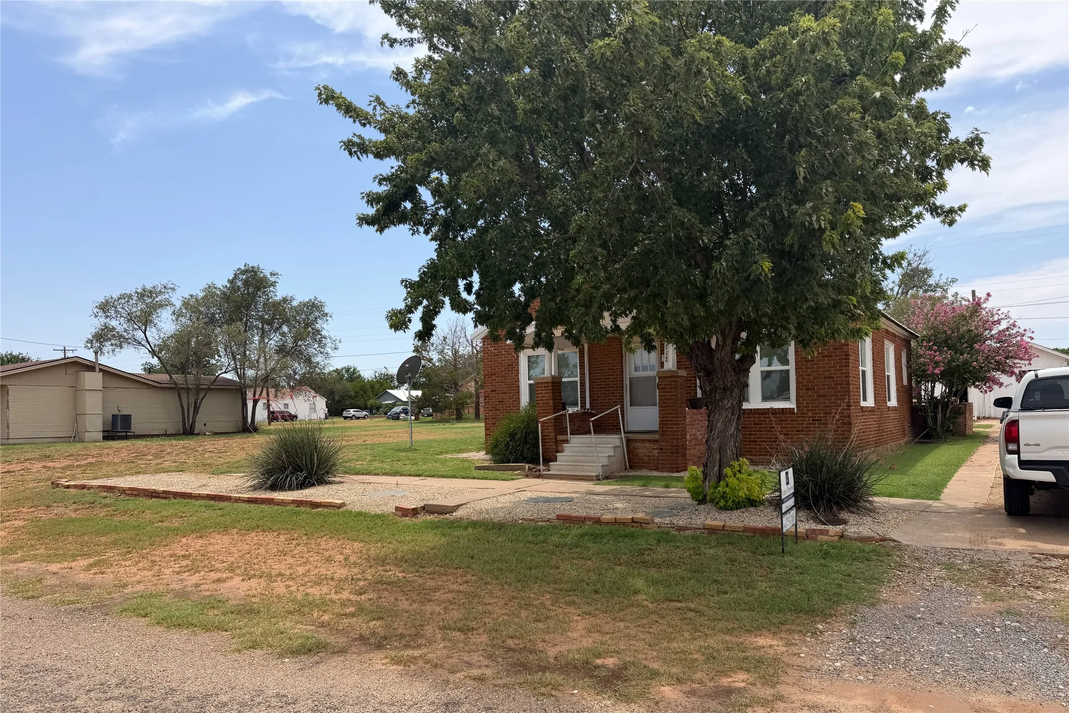 Single Family Residence For Sale in Cottle County , 1212 8th Street, Paducah, Texas 79252, 2 Bedroom, 1 Bathroom, Garage spaces, 952 Sqft, built in 1900, mls#21347883, Real Estate Agent in Paducah, Homes For Sale in Cottle county, Homes For Sale in Paducah, Realtor in Paducah Texas, Real Estate Brokerage Independent Realty Texas, Luminita Cordes Realtor