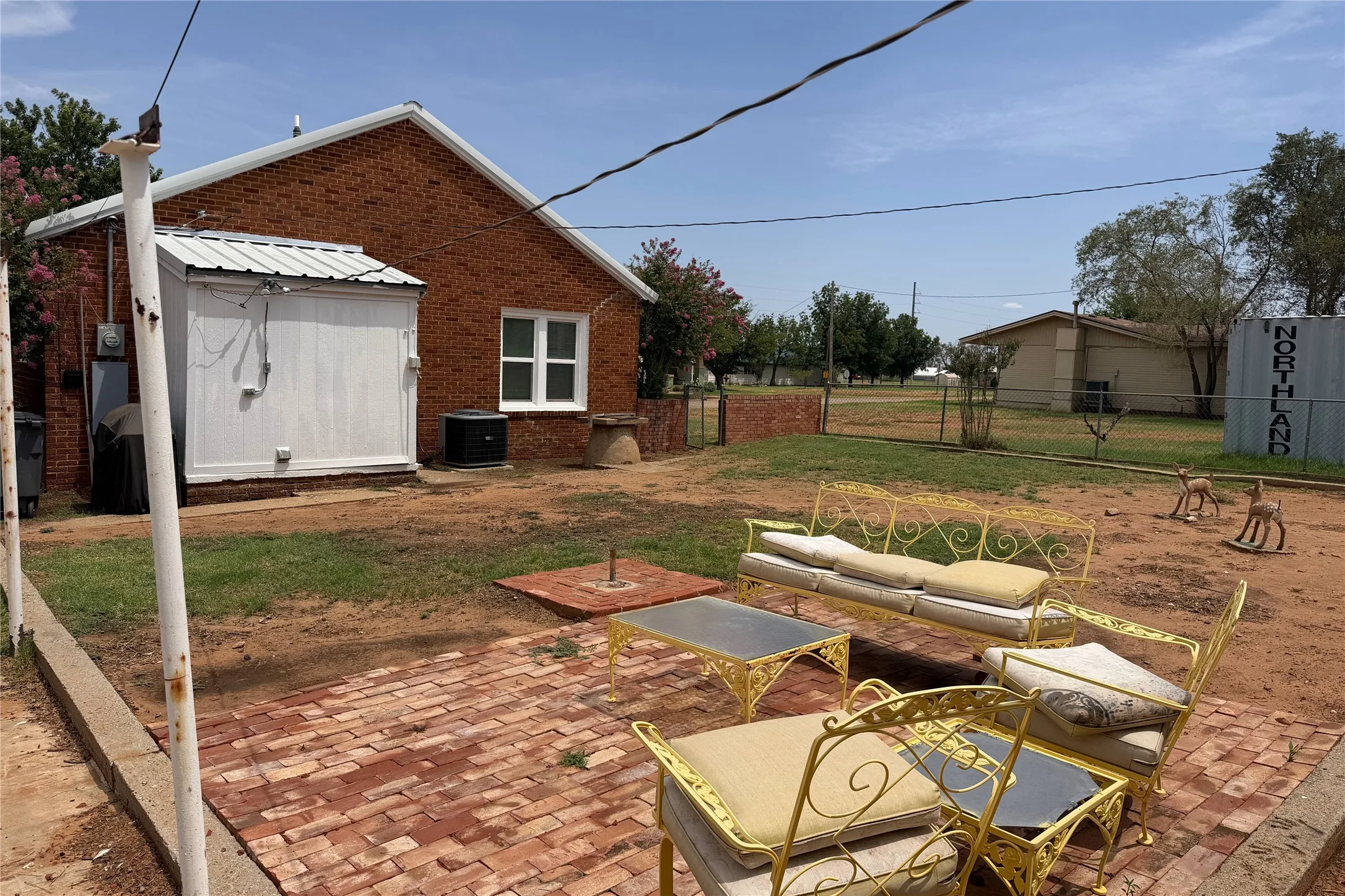 Single Family Residence For Sale in Cottle County , 1212 8th Street, Paducah, Texas 79252, 2 Bedroom, 1 Bathroom, Garage spaces, 952 Sqft, built in 1900, mls#21347883, Real Estate Agent in Paducah, Homes For Sale in Cottle county, Homes For Sale in Paducah, Realtor in Paducah Texas, Real Estate Brokerage Independent Realty Texas, Luminita Cordes Realtor
