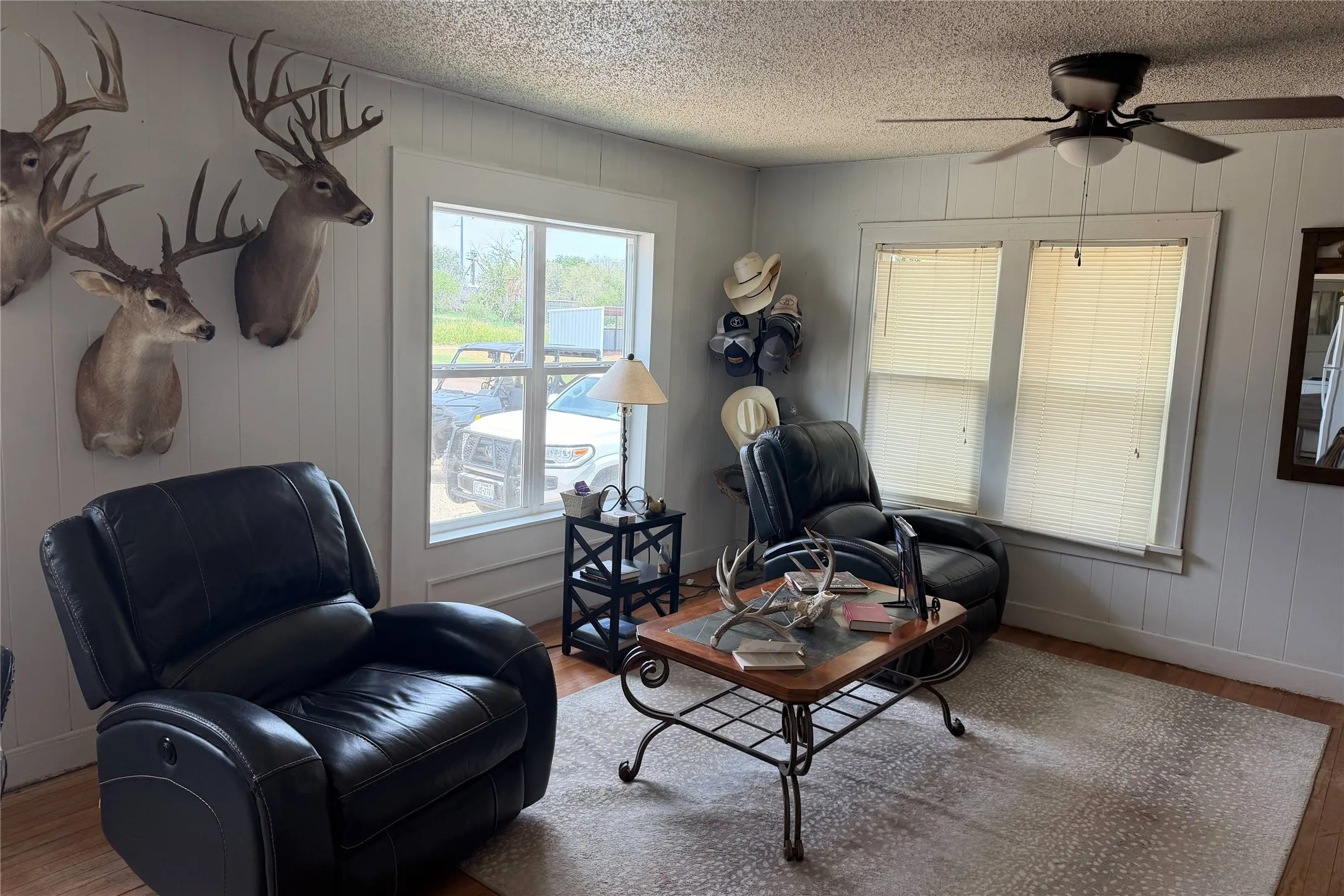 Single Family Residence For Sale in Cottle County , 1212 8th Street, Paducah, Texas 79252, 2 Bedroom, 1 Bathroom, Garage spaces, 952 Sqft, built in 1900, mls#21347883, Real Estate Agent in Paducah, Homes For Sale in Cottle county, Homes For Sale in Paducah, Realtor in Paducah Texas, Real Estate Brokerage Independent Realty Texas, Luminita Cordes Realtor