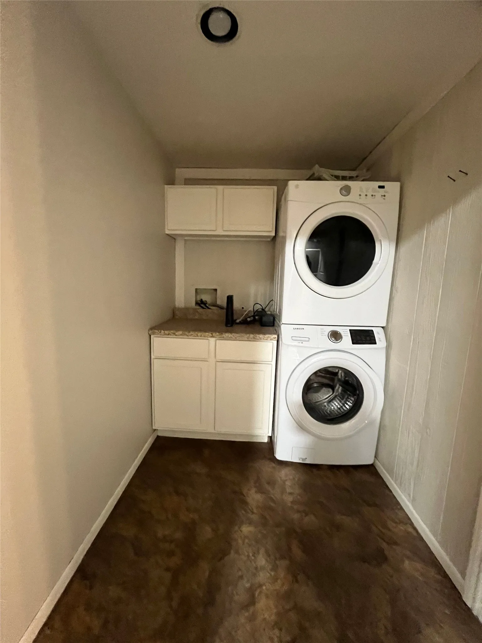 Single Family Residence For Sale in Parker County , 345 Karbo Lane, Weatherford, Texas 76085, 1 Bedroom, 1 Bathroom, Garage spaces, 1,600 Sqft, built in 2002, Price $550,000, mls#21347801, Real Estate Agent in Weatherford, Homes For Sale in Parker county, Homes For Sale in Weatherford, Realtor in Weatherford Texas, Real Estate Brokerage Independent Realty Texas, Luminita Cordes Realtor