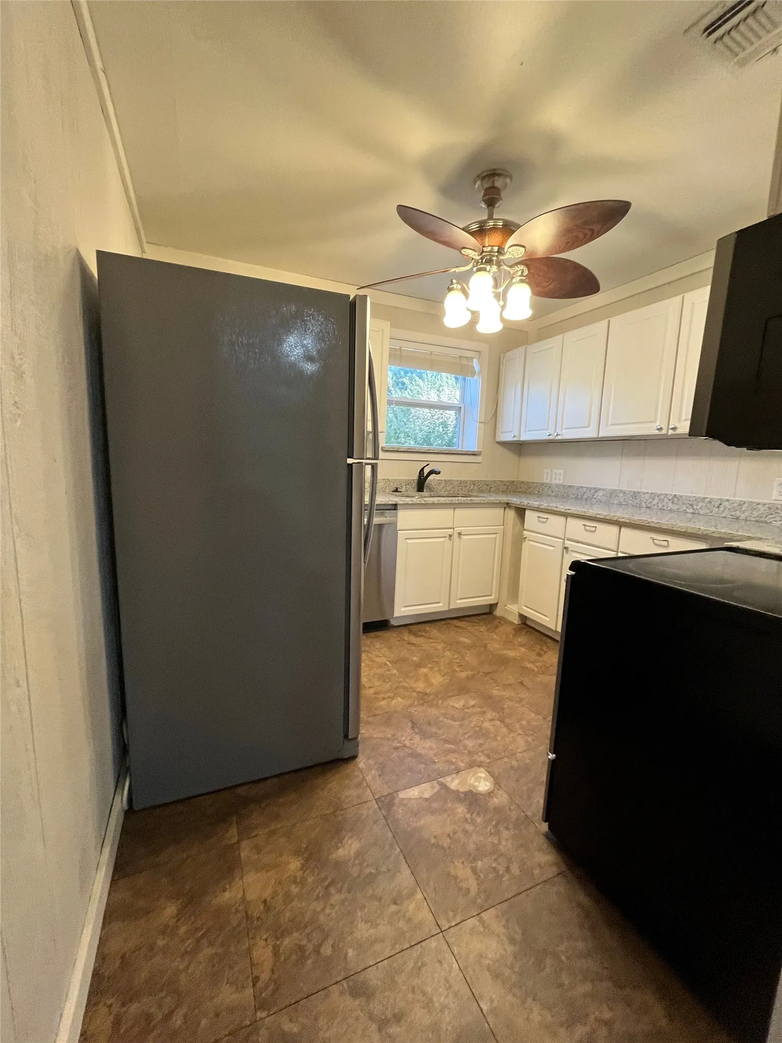 Single Family Residence For Sale in Parker County , 345 Karbo Lane, Weatherford, Texas 76085, 1 Bedroom, 1 Bathroom, Garage spaces, 1,600 Sqft, built in 2002, Price $550,000, mls#21347801, Real Estate Agent in Weatherford, Homes For Sale in Parker county, Homes For Sale in Weatherford, Realtor in Weatherford Texas, Real Estate Brokerage Independent Realty Texas, Luminita Cordes Realtor
