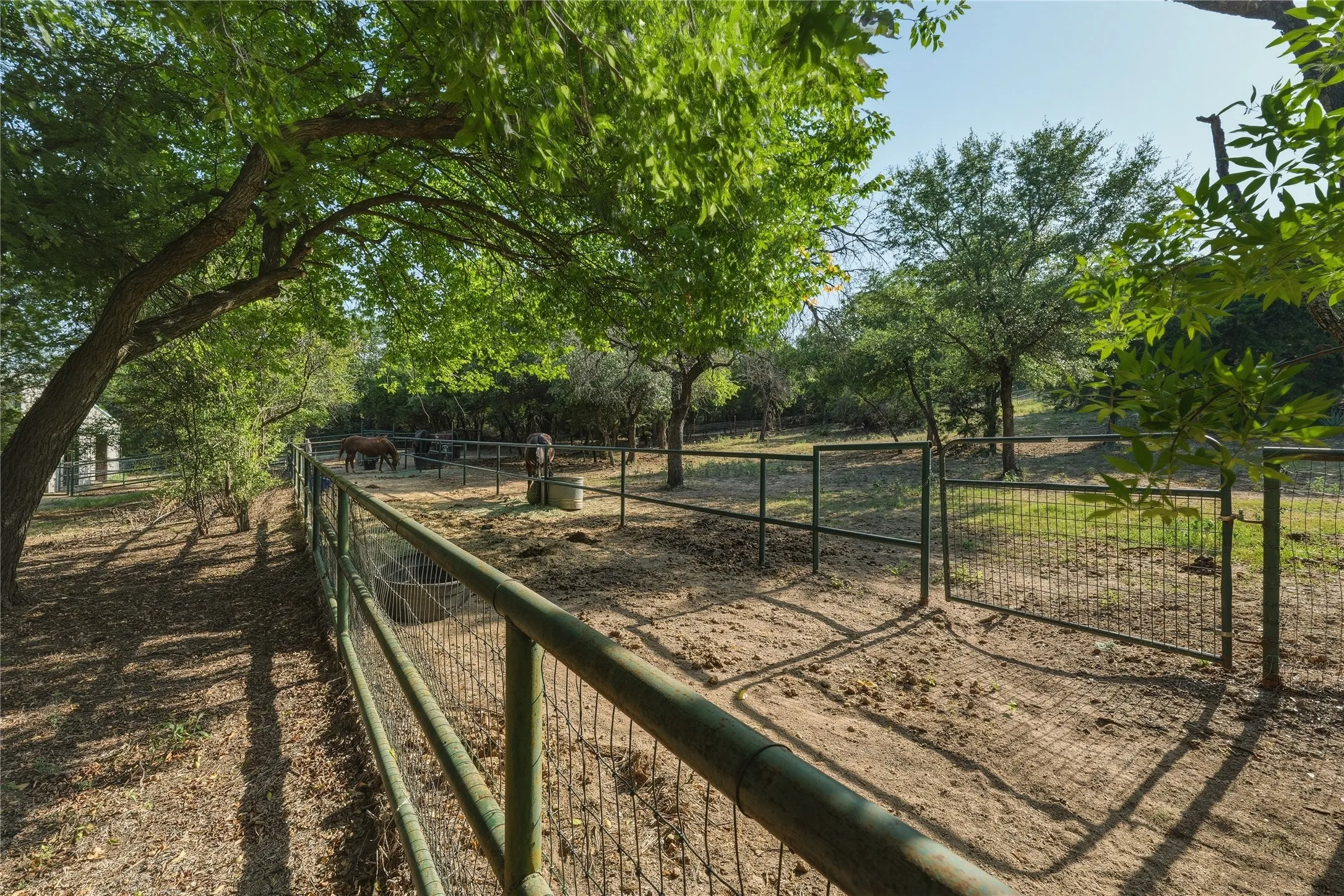 Single Family Residence For Sale in Parker County , 345 Karbo Lane, Weatherford, Texas 76085, 1 Bedroom, 1 Bathroom, Garage spaces, 1,600 Sqft, built in 2002, Price $550,000, mls#21347801, Real Estate Agent in Weatherford, Homes For Sale in Parker county, Homes For Sale in Weatherford, Realtor in Weatherford Texas, Real Estate Brokerage Independent Realty Texas, Luminita Cordes Realtor