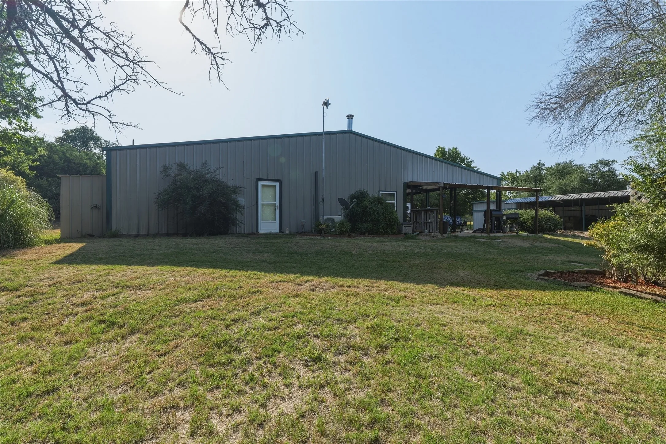 Single Family Residence For Sale in Parker County , 345 Karbo Lane, Weatherford, Texas 76085, 1 Bedroom, 1 Bathroom, Garage spaces, 1,600 Sqft, built in 2002, Price $550,000, mls#21347801, Real Estate Agent in Weatherford, Homes For Sale in Parker county, Homes For Sale in Weatherford, Realtor in Weatherford Texas, Real Estate Brokerage Independent Realty Texas, Luminita Cordes Realtor