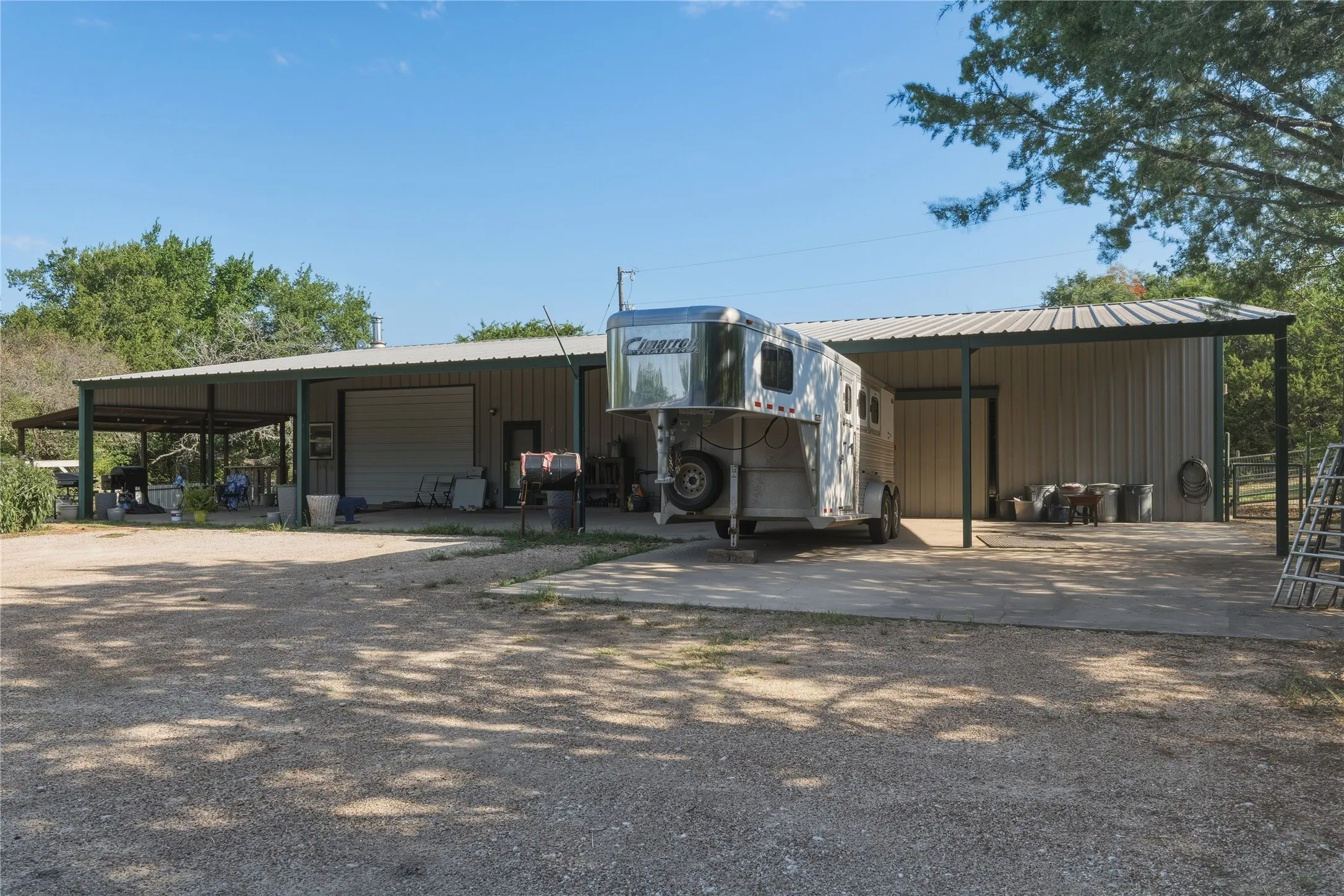 Single Family Residence For Sale in Parker County , 345 Karbo Lane, Weatherford, Texas 76085, 1 Bedroom, 1 Bathroom, Garage spaces, 1,600 Sqft, built in 2002, Price $550,000, mls#21347801, Real Estate Agent in Weatherford, Homes For Sale in Parker county, Homes For Sale in Weatherford, Realtor in Weatherford Texas, Real Estate Brokerage Independent Realty Texas, Luminita Cordes Realtor
