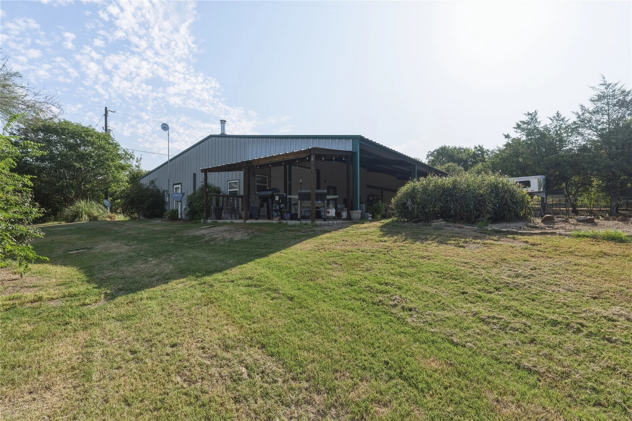 Single Family Residence For Sale in Parker County , 345 Karbo Lane, Weatherford, Texas 76085, 1 Bedroom, 1 Bathroom, Garage spaces, 1,600 Sqft, built in 2002, Price $550,000, mls#21347801, Real Estate Agent in Weatherford, Homes For Sale in Parker county, Homes For Sale in Weatherford, Realtor in Weatherford Texas, Real Estate Brokerage Independent Realty Texas, Luminita Cordes Realtor