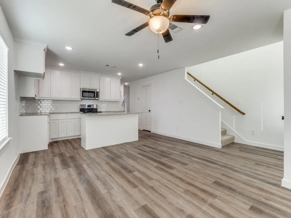 Duplex For Rent in Grayson County , 1017 Ray Drive, Denison, Texas 75020, 3 Bedroom, 3 Bathroom, Garage spaces, 1,492 Sqft, built in 2023, mls#21347905, Real Estate Agent in Denison, Homes For Rent in Grayson county, Homes For Rent in Denison, Realtor in Denison Texas, Real Estate Brokerage Independent Realty Texas, Luminita Cordes Realtor
