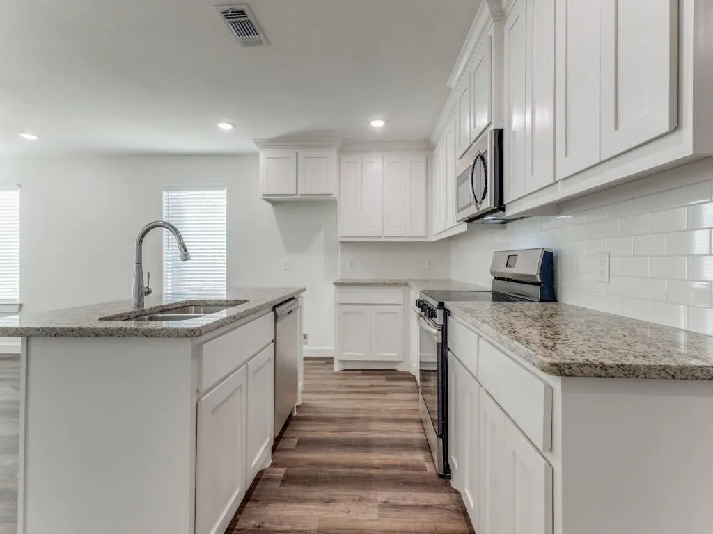 Duplex For Rent in Grayson County , 1017 Ray Drive, Denison, Texas 75020, 3 Bedroom, 3 Bathroom, Garage spaces, 1,492 Sqft, built in 2023, mls#21347905, Real Estate Agent in Denison, Homes For Rent in Grayson county, Homes For Rent in Denison, Realtor in Denison Texas, Real Estate Brokerage Independent Realty Texas, Luminita Cordes Realtor