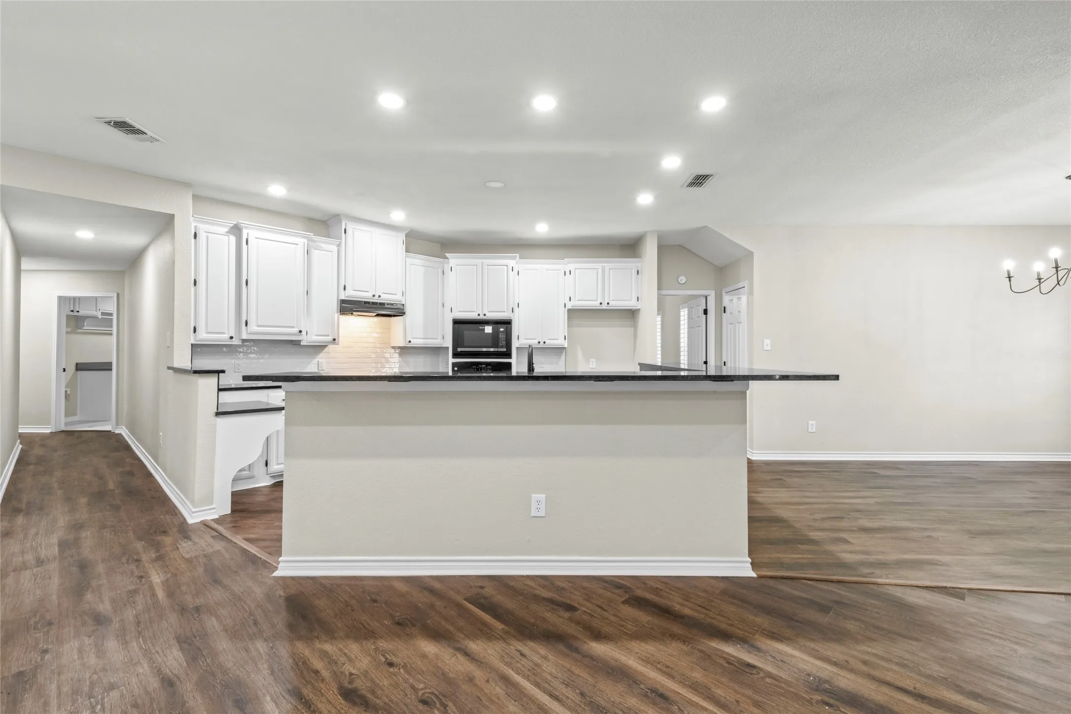 Single Family Residence For Sale in Taylor County , 6134 Laurel Court, Abilene, Texas 79606, 4 Bedroom, 3 Bathroom, 2 Garage spaces, 2,539 Sqft, built in 1997, mls#21347805, Real Estate Agent in Abilene, Homes For Sale in Taylor county, Homes For Sale in Abilene, Realtor in Abilene Texas, Real Estate Brokerage Independent Realty Texas, Luminita Cordes Realtor