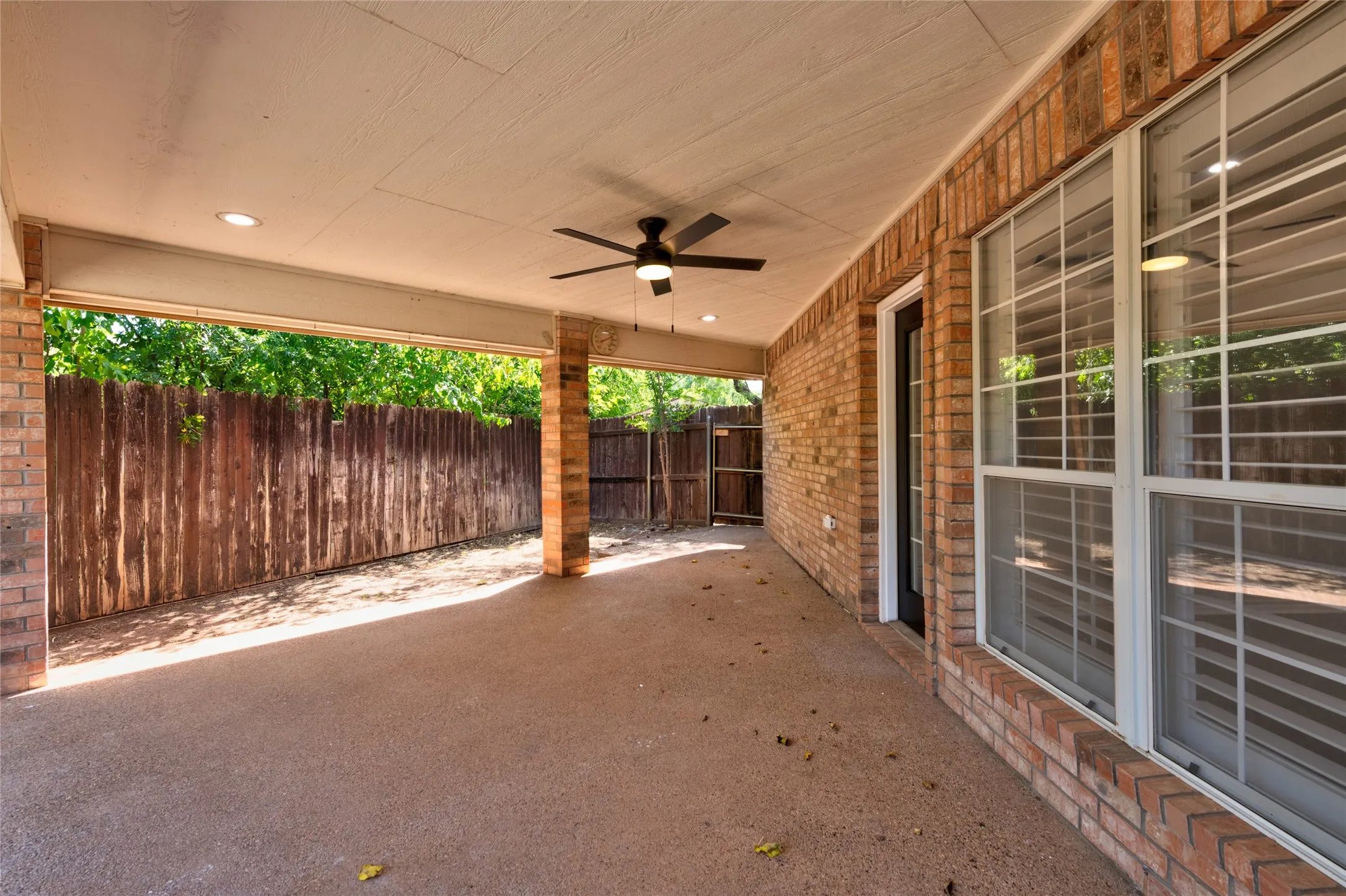 Single Family Residence For Sale in Taylor County , 6134 Laurel Court, Abilene, Texas 79606, 4 Bedroom, 3 Bathroom, 2 Garage spaces, 2,539 Sqft, built in 1997, mls#21347805, Real Estate Agent in Abilene, Homes For Sale in Taylor county, Homes For Sale in Abilene, Realtor in Abilene Texas, Real Estate Brokerage Independent Realty Texas, Luminita Cordes Realtor