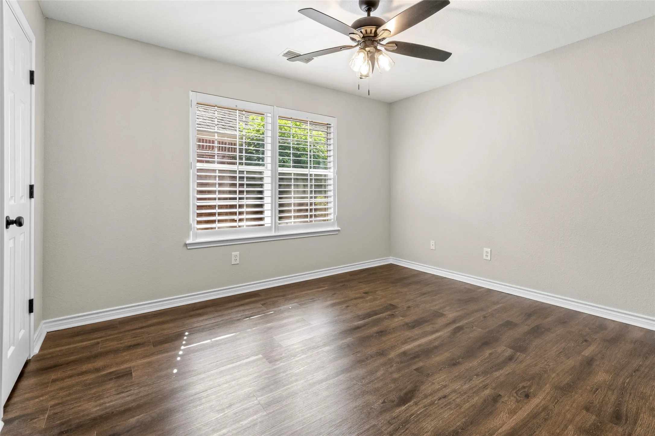 Single Family Residence For Sale in Taylor County , 6134 Laurel Court, Abilene, Texas 79606, 4 Bedroom, 3 Bathroom, 2 Garage spaces, 2,539 Sqft, built in 1997, mls#21347805, Real Estate Agent in Abilene, Homes For Sale in Taylor county, Homes For Sale in Abilene, Realtor in Abilene Texas, Real Estate Brokerage Independent Realty Texas, Luminita Cordes Realtor