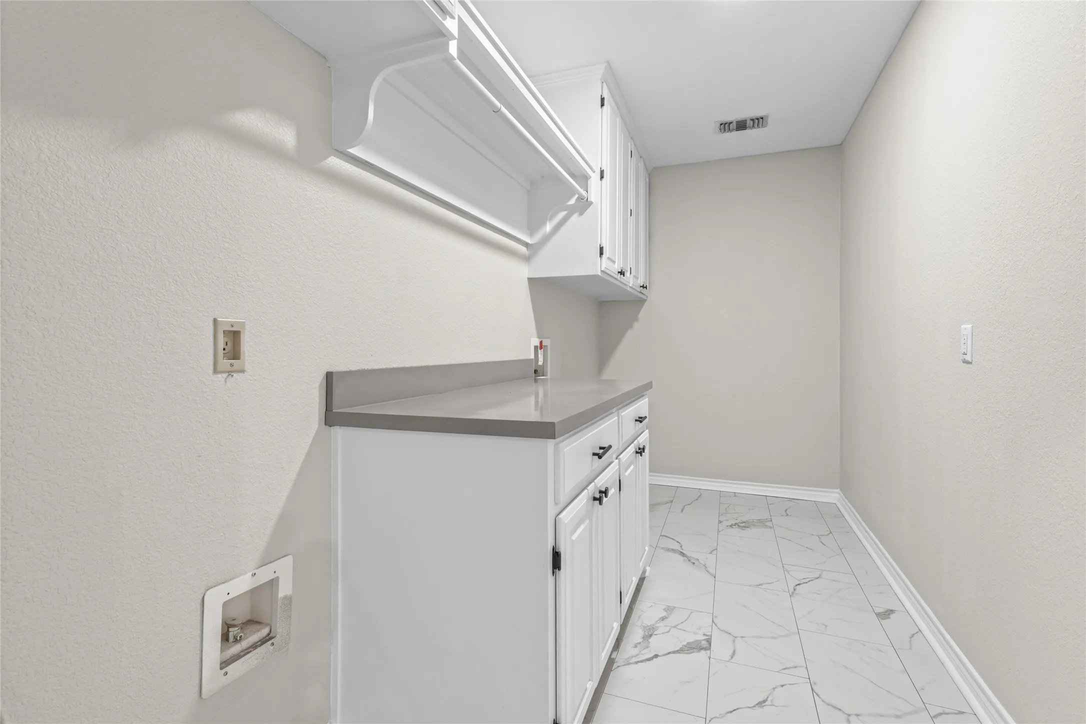 Single Family Residence For Sale in Taylor County , 6134 Laurel Court, Abilene, Texas 79606, 4 Bedroom, 3 Bathroom, 2 Garage spaces, 2,539 Sqft, built in 1997, mls#21347805, Real Estate Agent in Abilene, Homes For Sale in Taylor county, Homes For Sale in Abilene, Realtor in Abilene Texas, Real Estate Brokerage Independent Realty Texas, Luminita Cordes Realtor