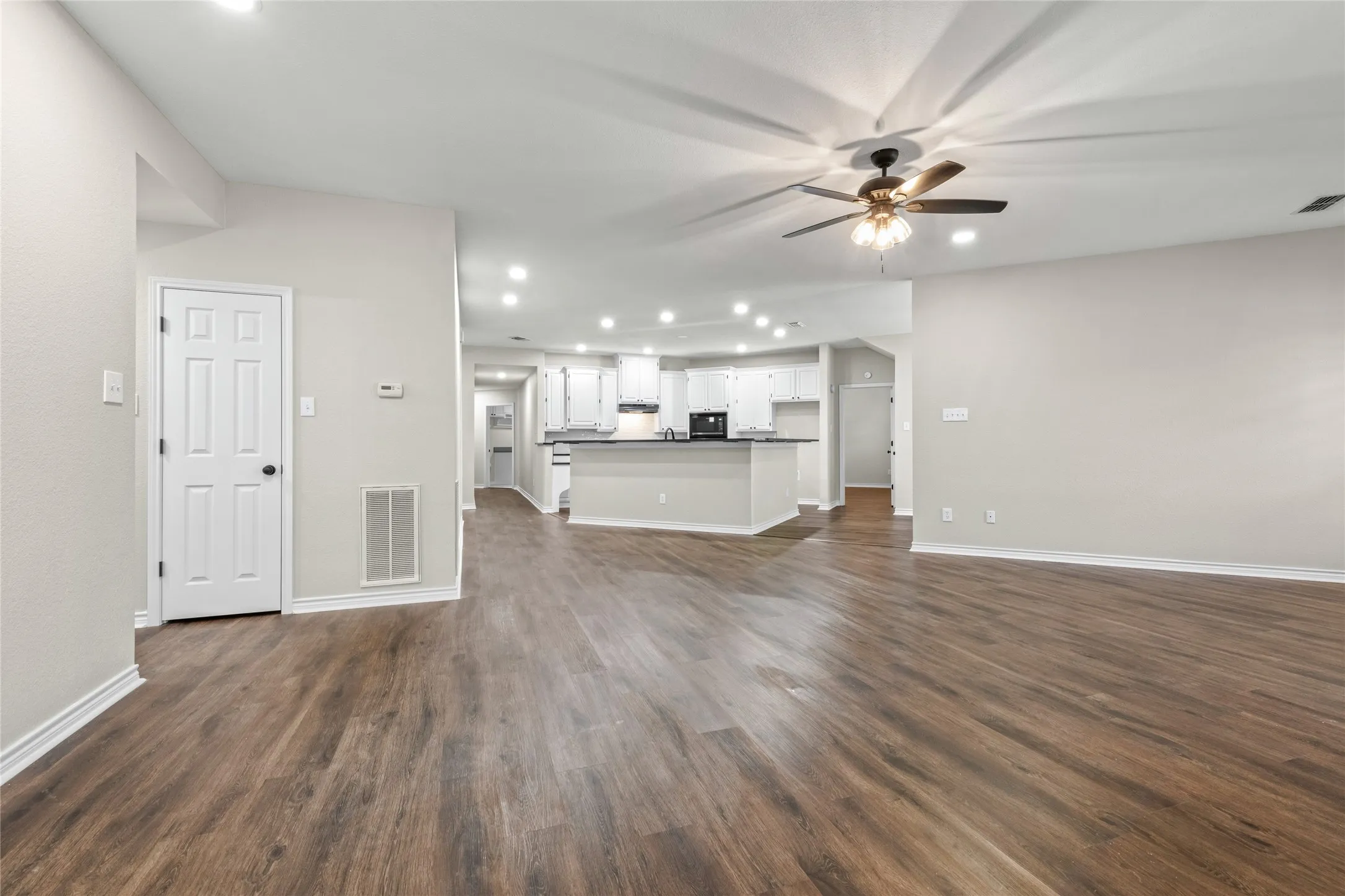 Single Family Residence For Sale in Taylor County , 6134 Laurel Court, Abilene, Texas 79606, 4 Bedroom, 3 Bathroom, 2 Garage spaces, 2,539 Sqft, built in 1997, mls#21347805, Real Estate Agent in Abilene, Homes For Sale in Taylor county, Homes For Sale in Abilene, Realtor in Abilene Texas, Real Estate Brokerage Independent Realty Texas, Luminita Cordes Realtor