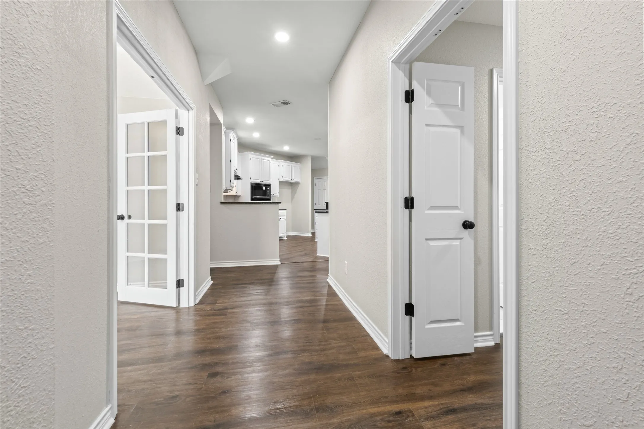 Single Family Residence For Sale in Taylor County , 6134 Laurel Court, Abilene, Texas 79606, 4 Bedroom, 3 Bathroom, 2 Garage spaces, 2,539 Sqft, built in 1997, mls#21347805, Real Estate Agent in Abilene, Homes For Sale in Taylor county, Homes For Sale in Abilene, Realtor in Abilene Texas, Real Estate Brokerage Independent Realty Texas, Luminita Cordes Realtor