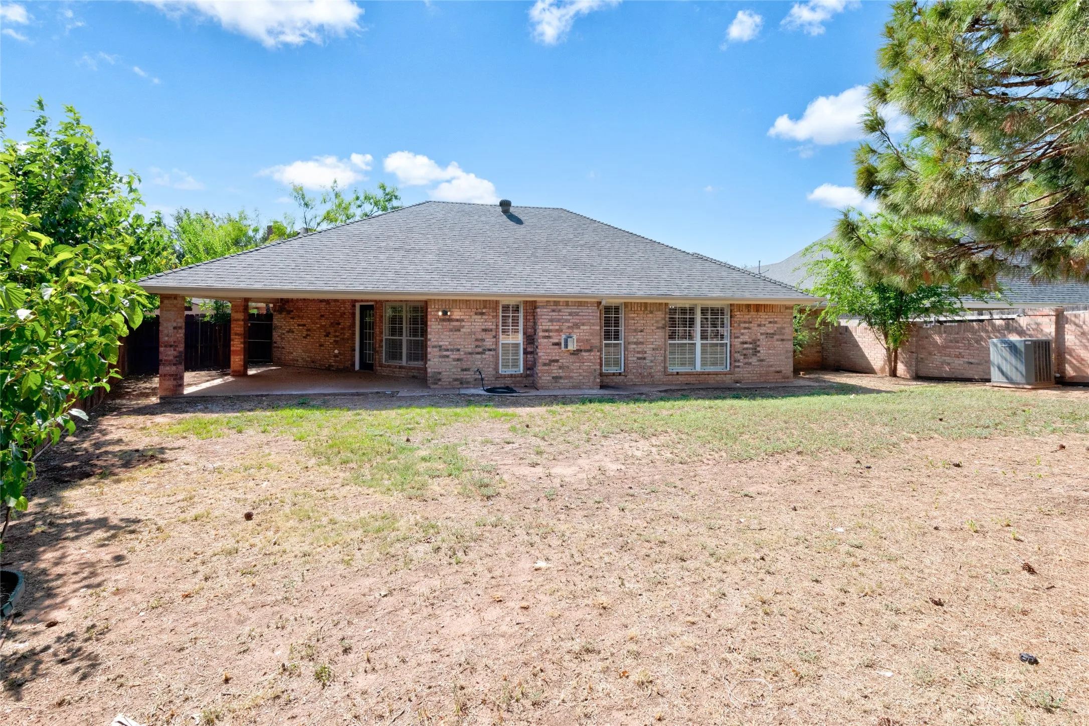 Single Family Residence For Sale in Taylor County , 6134 Laurel Court, Abilene, Texas 79606, 4 Bedroom, 3 Bathroom, 2 Garage spaces, 2,539 Sqft, built in 1997, mls#21347805, Real Estate Agent in Abilene, Homes For Sale in Taylor county, Homes For Sale in Abilene, Realtor in Abilene Texas, Real Estate Brokerage Independent Realty Texas, Luminita Cordes Realtor