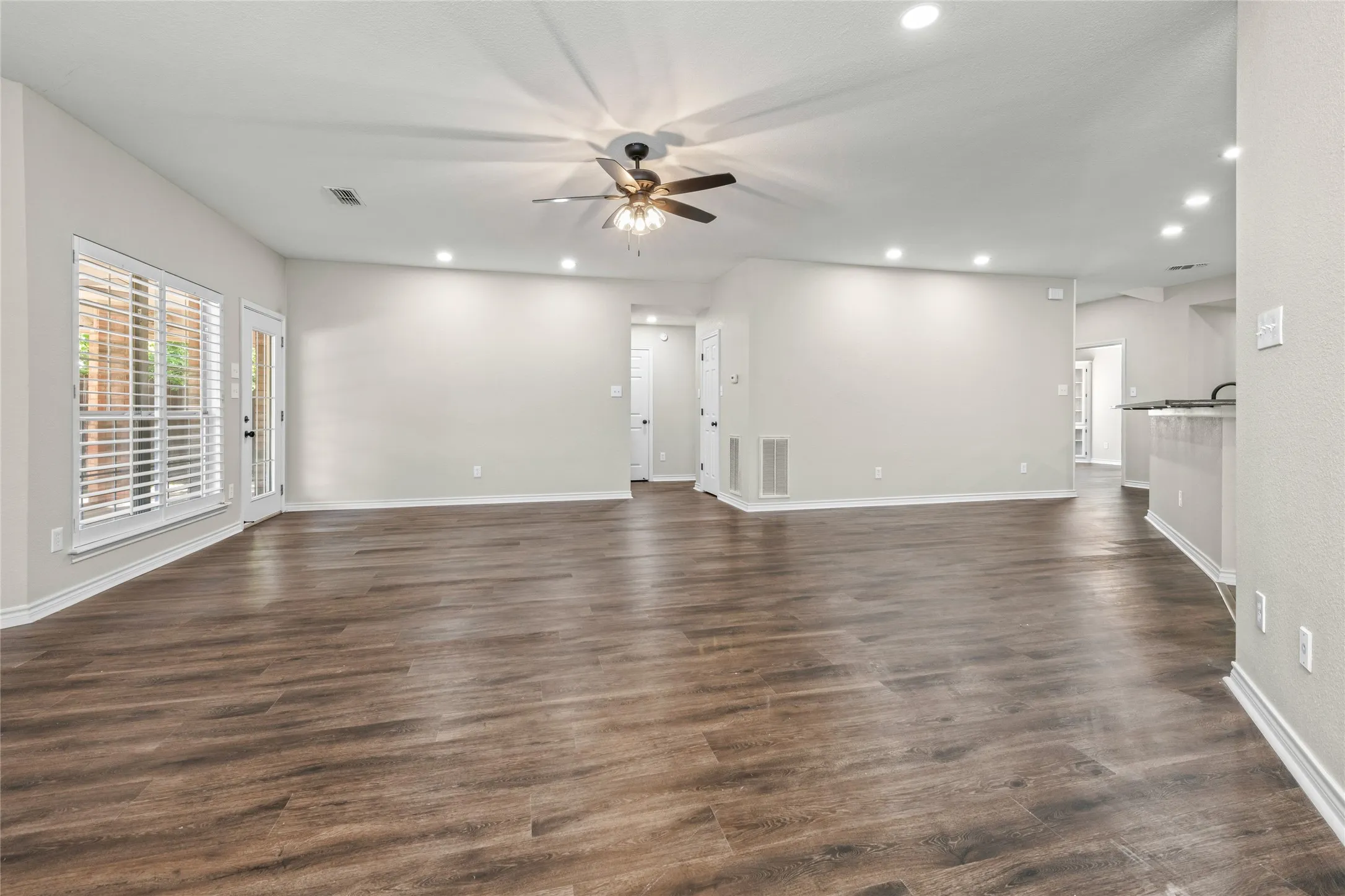 Single Family Residence For Sale in Taylor County , 6134 Laurel Court, Abilene, Texas 79606, 4 Bedroom, 3 Bathroom, 2 Garage spaces, 2,539 Sqft, built in 1997, mls#21347805, Real Estate Agent in Abilene, Homes For Sale in Taylor county, Homes For Sale in Abilene, Realtor in Abilene Texas, Real Estate Brokerage Independent Realty Texas, Luminita Cordes Realtor