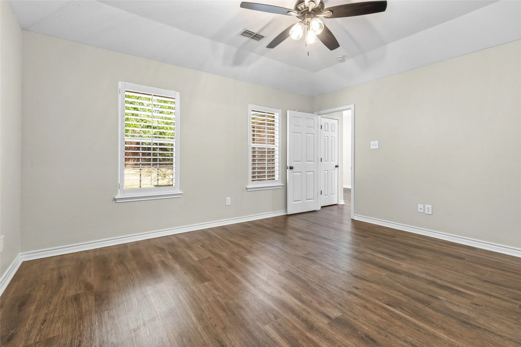 Single Family Residence For Sale in Taylor County , 6134 Laurel Court, Abilene, Texas 79606, 4 Bedroom, 3 Bathroom, 2 Garage spaces, 2,539 Sqft, built in 1997, mls#21347805, Real Estate Agent in Abilene, Homes For Sale in Taylor county, Homes For Sale in Abilene, Realtor in Abilene Texas, Real Estate Brokerage Independent Realty Texas, Luminita Cordes Realtor