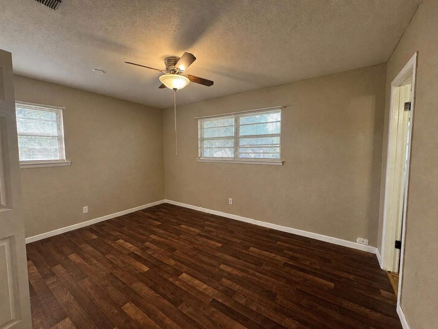 Single Family Residence For Sale in Brown County , 6904 Clover Leaf Drive, Brownwood, Texas 76801, 3 Bedroom, 3 Bathroom, Garage spaces, 1,800 Sqft, built in 0, mls#21347497, Real Estate Agent in Brownwood, Homes For Sale in Brown county, Homes For Sale in Brownwood, Realtor in Brownwood Texas, Real Estate Brokerage Independent Realty Texas, Luminita Cordes Realtor