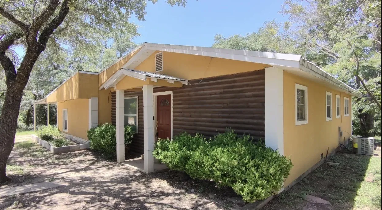 Single Family Residence For Sale in Brown County , 6904 Clover Leaf Drive, Brownwood, Texas 76801, 3 Bedroom, 3 Bathroom, Garage spaces, 1,800 Sqft, built in 0, mls#21347497, Real Estate Agent in Brownwood, Homes For Sale in Brown county, Homes For Sale in Brownwood, Realtor in Brownwood Texas, Real Estate Brokerage Independent Realty Texas, Luminita Cordes Realtor