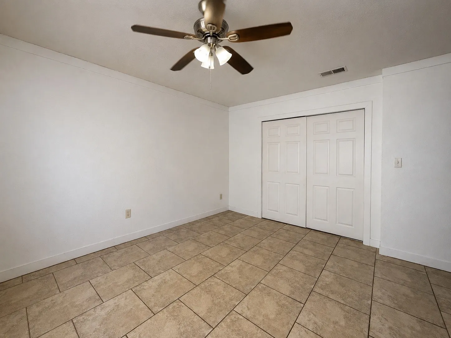 Single Family Residence For Sale in Brown County , 6904 Clover Leaf Drive, Brownwood, Texas 76801, 3 Bedroom, 3 Bathroom, Garage spaces, 1,800 Sqft, built in 0, mls#21347497, Real Estate Agent in Brownwood, Homes For Sale in Brown county, Homes For Sale in Brownwood, Realtor in Brownwood Texas, Real Estate Brokerage Independent Realty Texas, Luminita Cordes Realtor