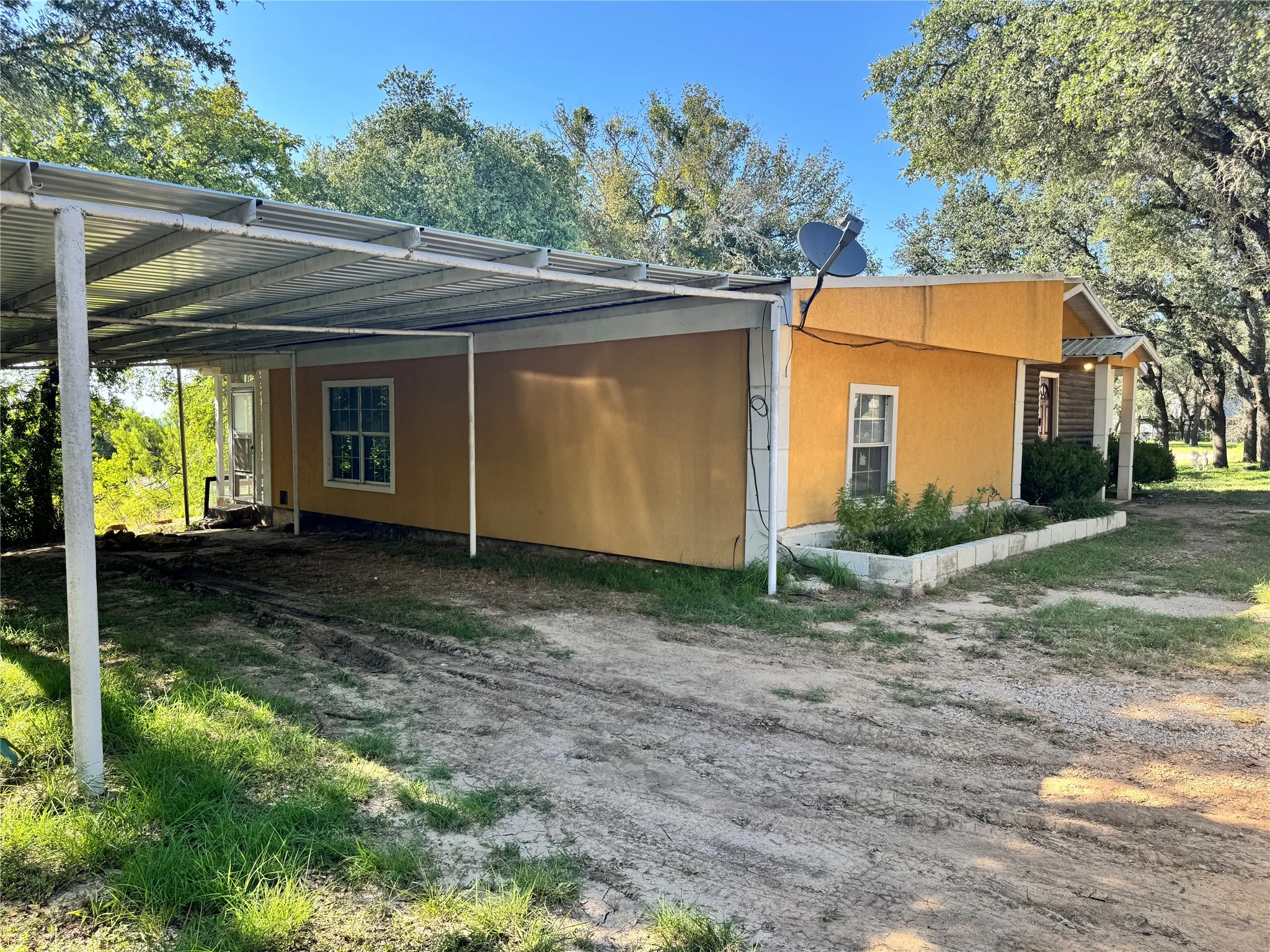 Single Family Residence For Sale in Brown County , 6904 Clover Leaf Drive, Brownwood, Texas 76801, 3 Bedroom, 3 Bathroom, Garage spaces, 1,800 Sqft, built in 0, mls#21347497, Real Estate Agent in Brownwood, Homes For Sale in Brown county, Homes For Sale in Brownwood, Realtor in Brownwood Texas, Real Estate Brokerage Independent Realty Texas, Luminita Cordes Realtor