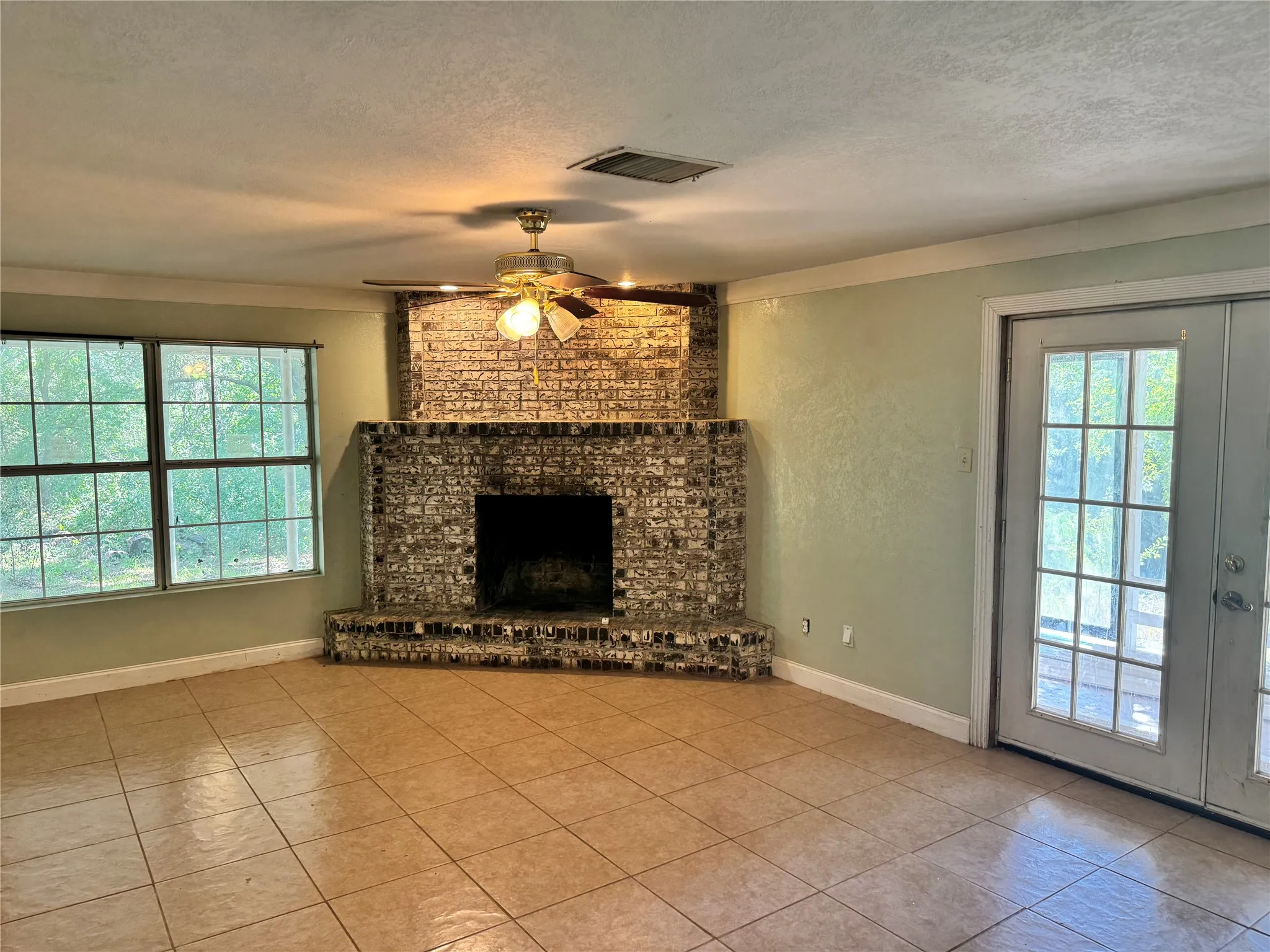 Single Family Residence For Sale in Brown County , 6904 Clover Leaf Drive, Brownwood, Texas 76801, 3 Bedroom, 3 Bathroom, Garage spaces, 1,800 Sqft, built in 0, mls#21347497, Real Estate Agent in Brownwood, Homes For Sale in Brown county, Homes For Sale in Brownwood, Realtor in Brownwood Texas, Real Estate Brokerage Independent Realty Texas, Luminita Cordes Realtor