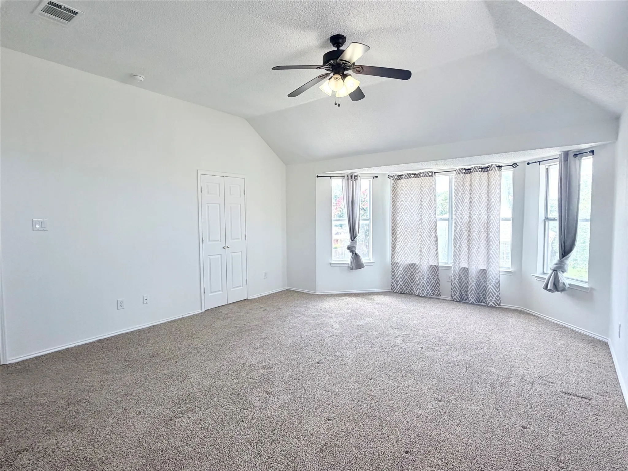 Single Family Residence For Rent in Collin County , 10109 Samantha Drive, Frisco, Texas 75035, 4 Bedrooms, 3 Bathrooms, 2 Garage spaces, 3,024 Sqft, built in 1994, Price $3,200, mls#21347902, Real Estate Agent in Frisco, Homes For Rent in Collin county, Homes For Rent in Frisco, Realtor in Frisco Texas, Real Estate Brokerage Independent Realty Texas, Luminita Cordes Realtor