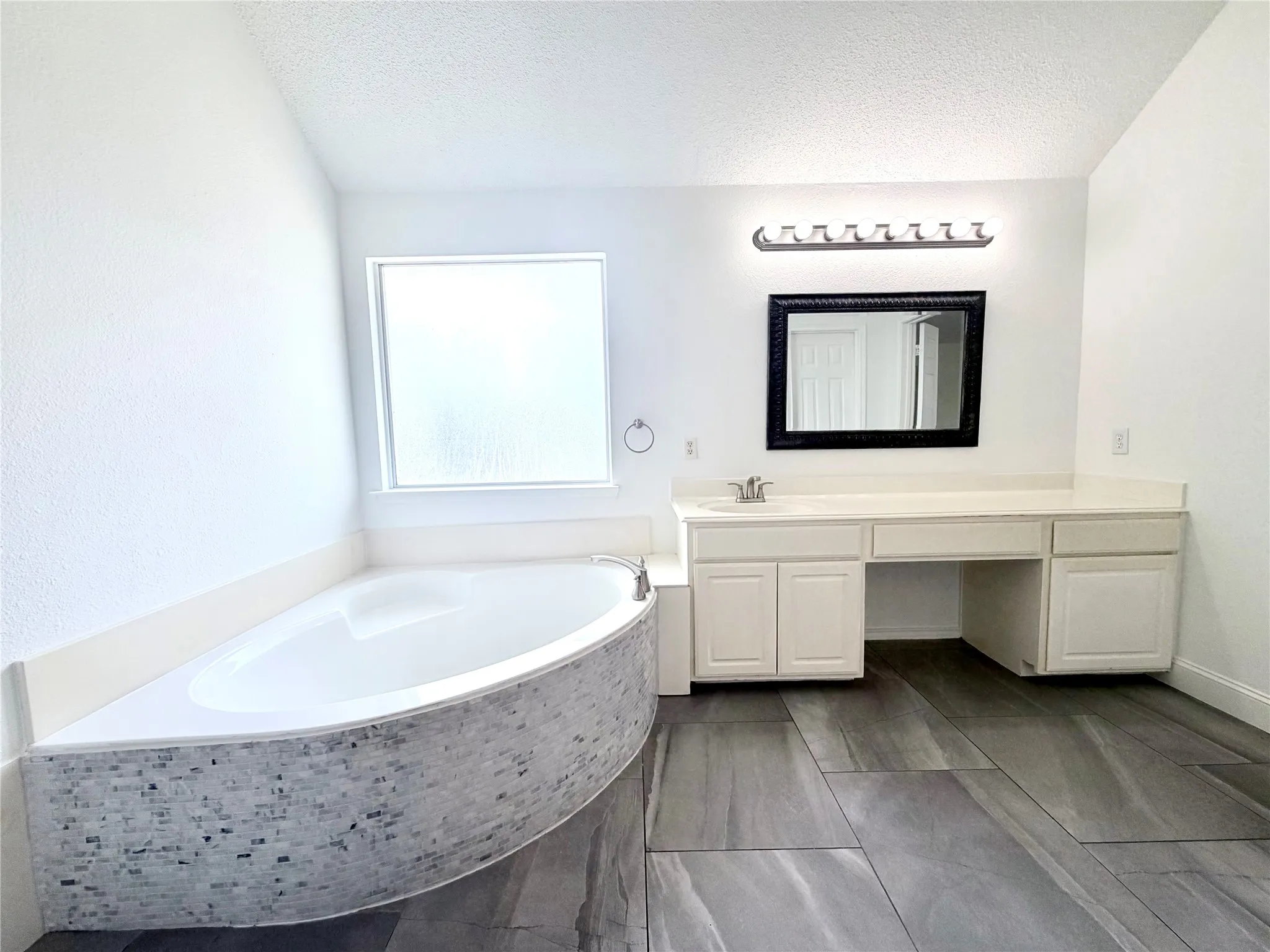 Single Family Residence For Rent in Collin County , 10109 Samantha Drive, Frisco, Texas 75035, 4 Bedrooms, 3 Bathrooms, 2 Garage spaces, 3,024 Sqft, built in 1994, Price $3,200, mls#21347902, Real Estate Agent in Frisco, Homes For Rent in Collin county, Homes For Rent in Frisco, Realtor in Frisco Texas, Real Estate Brokerage Independent Realty Texas, Luminita Cordes Realtor
