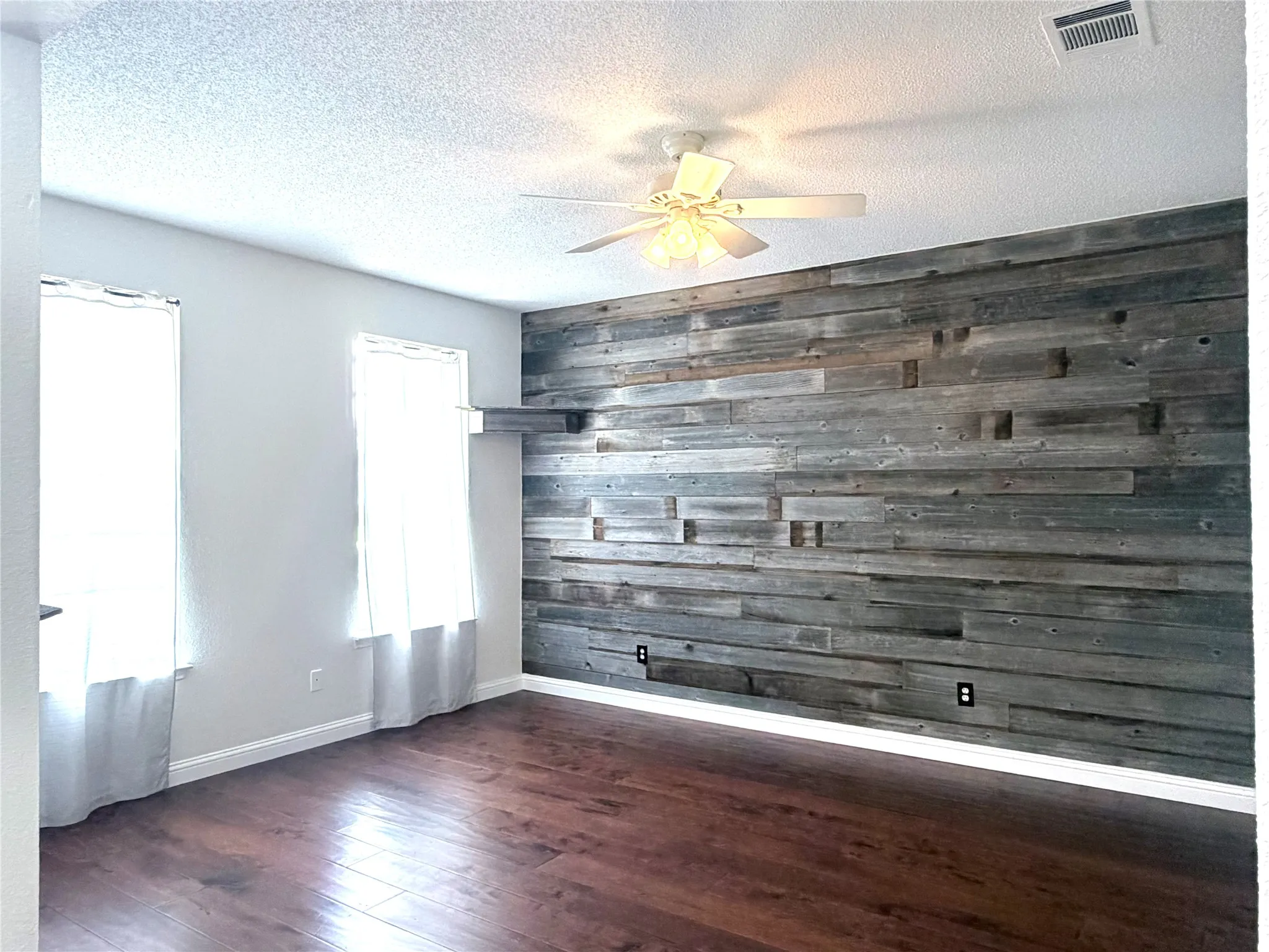 Single Family Residence For Rent in Collin County , 10109 Samantha Drive, Frisco, Texas 75035, 4 Bedrooms, 3 Bathrooms, 2 Garage spaces, 3,024 Sqft, built in 1994, Price $3,200, mls#21347902, Real Estate Agent in Frisco, Homes For Rent in Collin county, Homes For Rent in Frisco, Realtor in Frisco Texas, Real Estate Brokerage Independent Realty Texas, Luminita Cordes Realtor