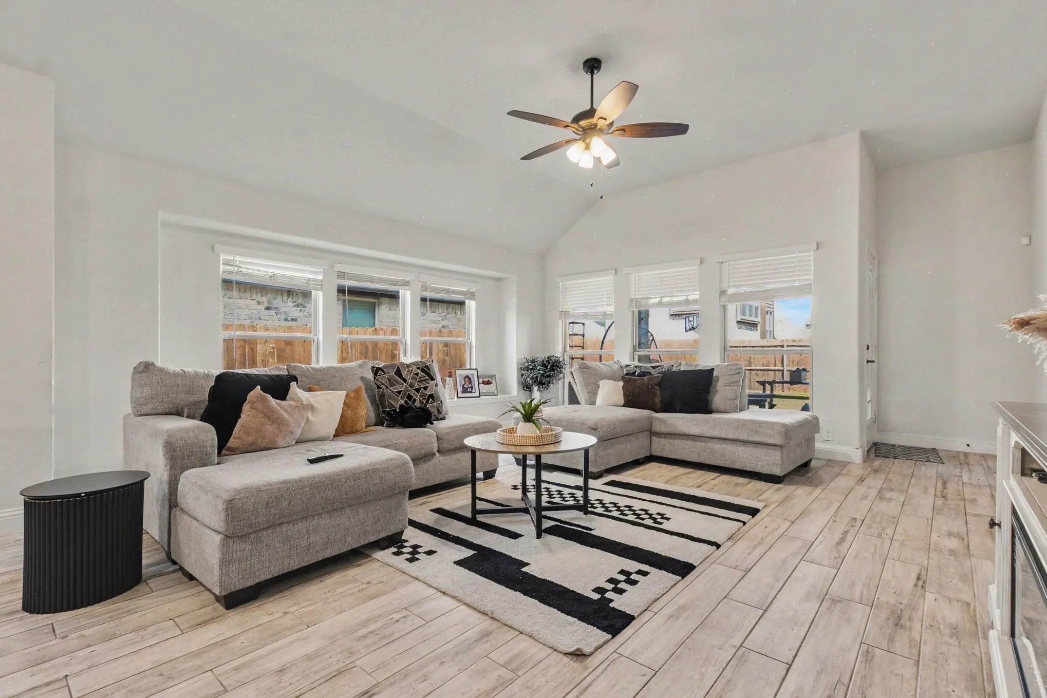 Single Family Residence For Sale in Dallas County , 3109 Mountcross Road, Mesquite, Texas 75181, 4 Bedroom, 3 Bathroom, 2 Garage spaces, 2,435 Sqft, built in 2022, mls#21343759, Real Estate Agent in Mesquite, Homes For Sale in Dallas county, Homes For Sale in Mesquite, Realtor in Mesquite Texas, Real Estate Brokerage Independent Realty Texas, Luminita Cordes Realtor