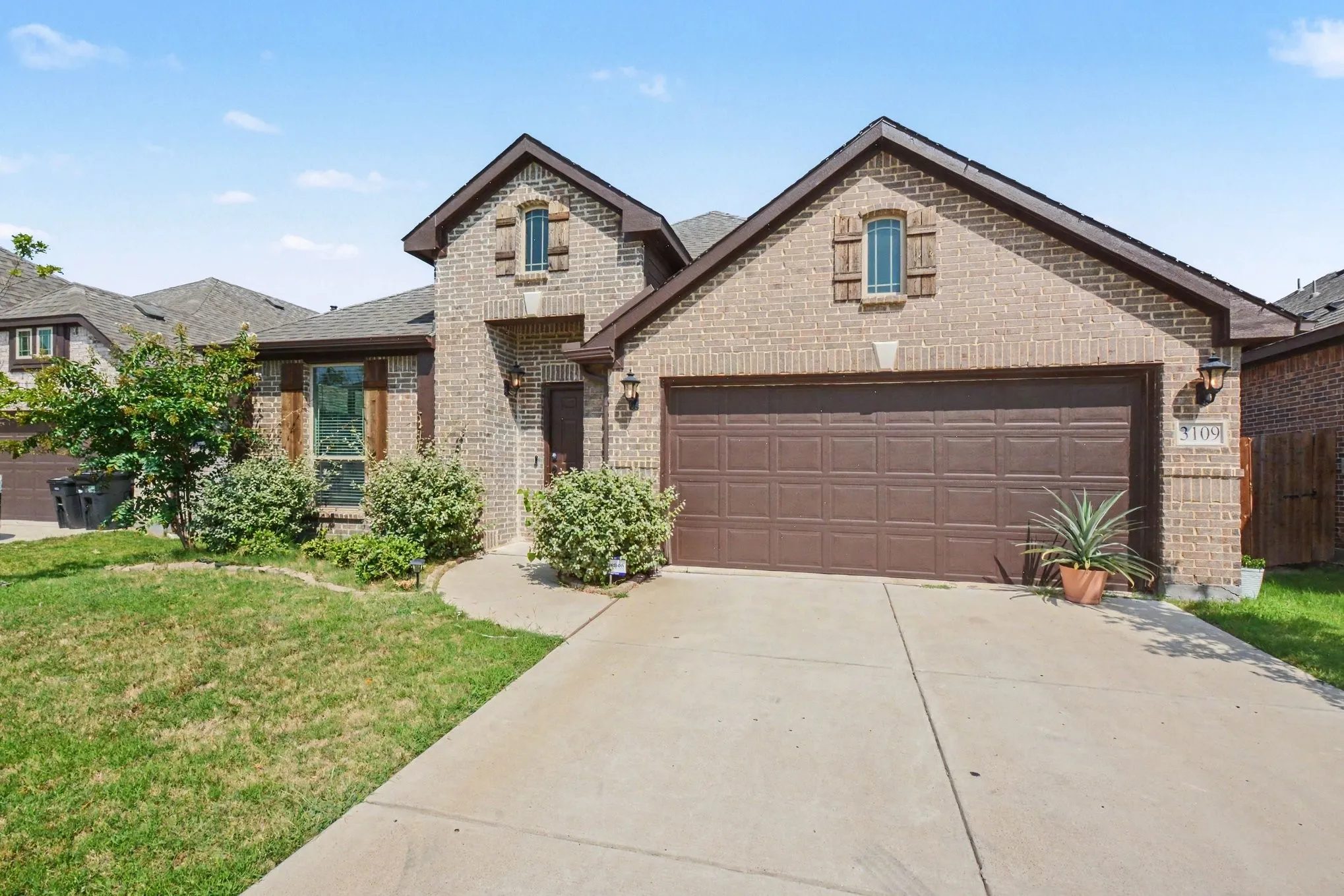 Single Family Residence For Sale in Dallas County , 3109 Mountcross Road, Mesquite, Texas 75181, 4 Bedroom, 3 Bathroom, 2 Garage spaces, 2,435 Sqft, built in 2022, mls#21343759, Real Estate Agent in Mesquite, Homes For Sale in Dallas county, Homes For Sale in Mesquite, Realtor in Mesquite Texas, Real Estate Brokerage Independent Realty Texas, Luminita Cordes Realtor