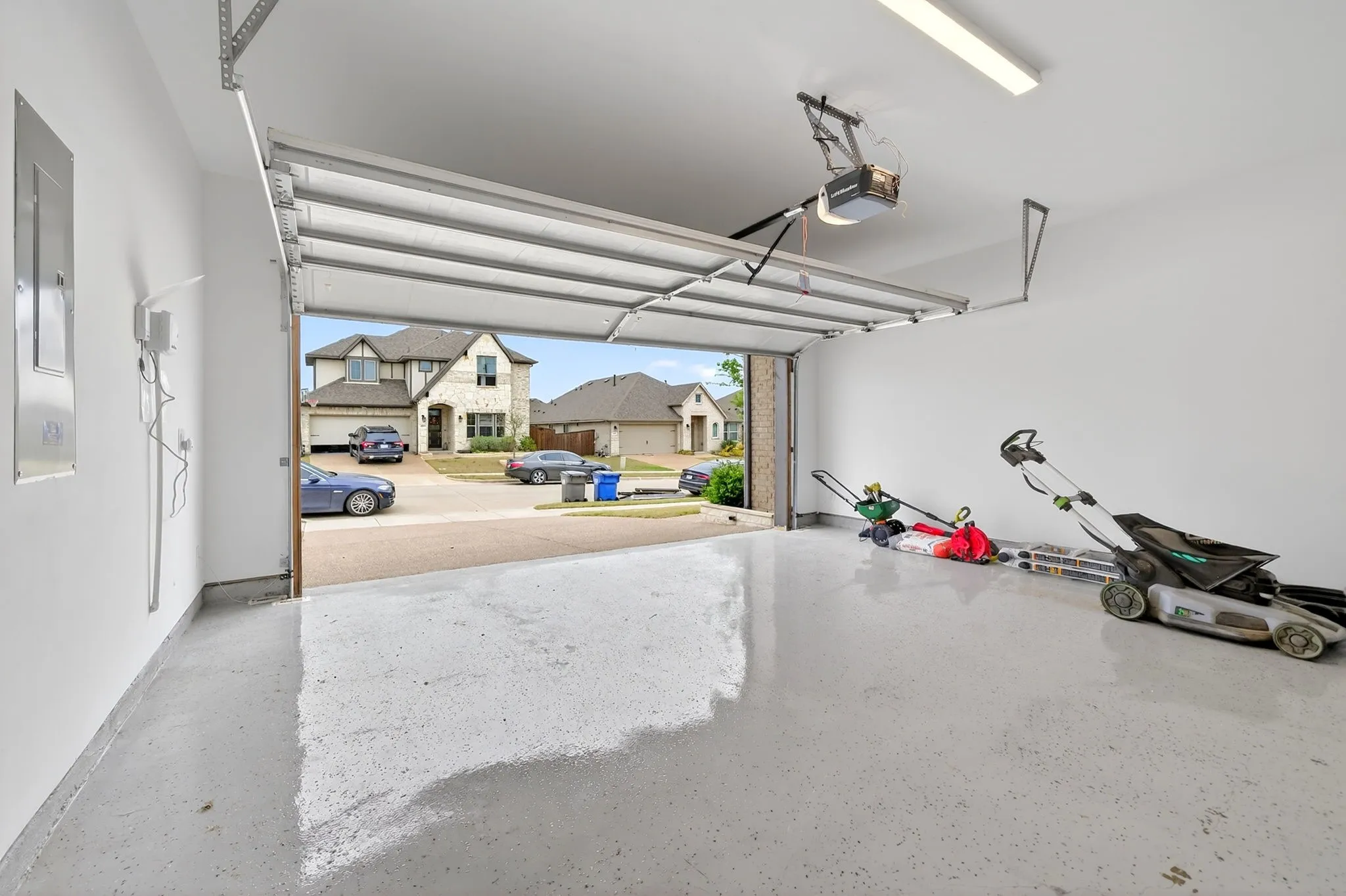 Single Family Residence For Sale in Collin County , 4004 Blue Stem Boulevard, Melissa, Texas 75454, 4 Bedrooms, 2 Bathrooms, 2 Garage spaces, 1,991 Sqft, built in 2021, Price $390,000, mls#21347919, Real Estate Agent in Melissa, Homes For Sale in Collin county, Homes For Sale in Melissa, Realtor in Melissa Texas, Real Estate Brokerage Independent Realty Texas, Luminita Cordes Realtor