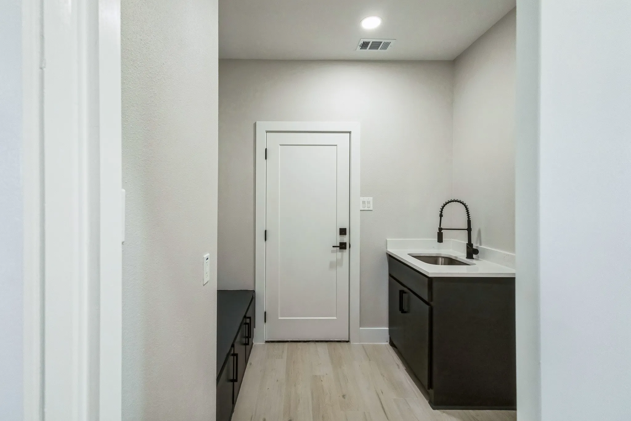 Single Family Residence For Rent in Kaufman County , 320 Splitrail Drive, Mabank, Texas 75143, 3 Bedroom, 3 Bathroom, 2 Garage spaces, 1,744 Sqft, built in 2024, mls#21347899, Real Estate Agent in Mabank, Homes For Rent in Kaufman county, Homes For Rent in Mabank, Realtor in Mabank Texas, Real Estate Brokerage Independent Realty Texas, Luminita Cordes Realtor
