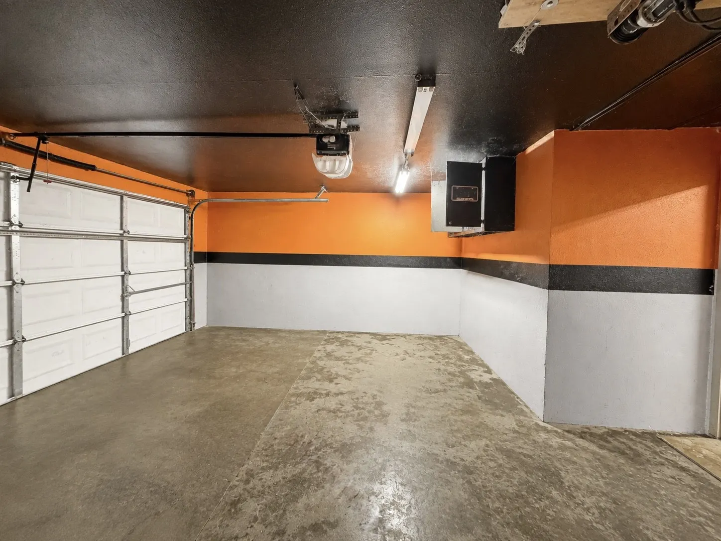 Single Family Residence For Sale in Kaufman County , 17506 Country Club Drive, Kemp, Texas 75143, 4 Bedroom, 2 Bathroom, 2 Garage spaces, 1,960 Sqft, built in 2000, mls#21347896, Real Estate Agent in Kemp, Homes For Sale in Kaufman county, Homes For Sale in Kemp, Realtor in Kemp Texas, Real Estate Brokerage Independent Realty Texas, Luminita Cordes Realtor