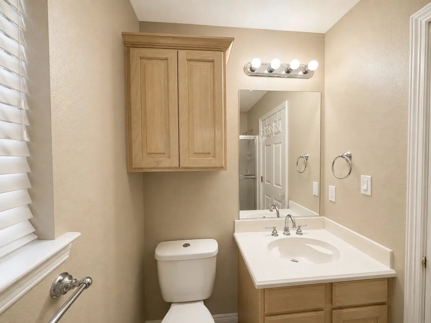 Single Family Residence For Sale in Kaufman County , 17506 Country Club Drive, Kemp, Texas 75143, 4 Bedroom, 2 Bathroom, 2 Garage spaces, 1,960 Sqft, built in 2000, mls#21347896, Real Estate Agent in Kemp, Homes For Sale in Kaufman county, Homes For Sale in Kemp, Realtor in Kemp Texas, Real Estate Brokerage Independent Realty Texas, Luminita Cordes Realtor
