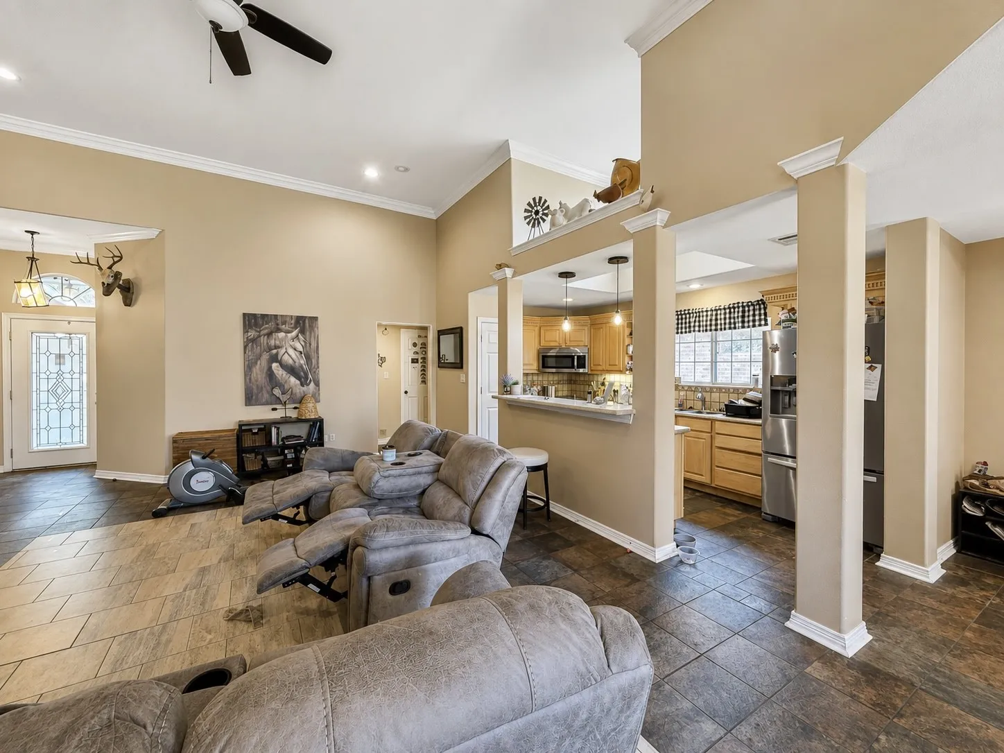 Single Family Residence For Sale in Kaufman County , 17506 Country Club Drive, Kemp, Texas 75143, 4 Bedroom, 2 Bathroom, 2 Garage spaces, 1,960 Sqft, built in 2000, mls#21347896, Real Estate Agent in Kemp, Homes For Sale in Kaufman county, Homes For Sale in Kemp, Realtor in Kemp Texas, Real Estate Brokerage Independent Realty Texas, Luminita Cordes Realtor