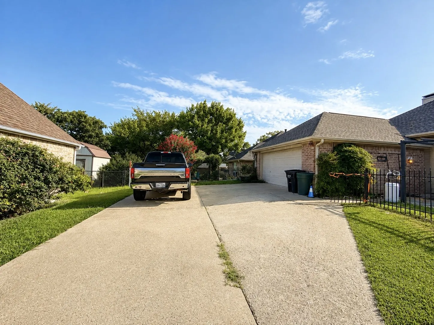 Single Family Residence For Sale in Kaufman County , 17506 Country Club Drive, Kemp, Texas 75143, 4 Bedroom, 2 Bathroom, 2 Garage spaces, 1,960 Sqft, built in 2000, mls#21347896, Real Estate Agent in Kemp, Homes For Sale in Kaufman county, Homes For Sale in Kemp, Realtor in Kemp Texas, Real Estate Brokerage Independent Realty Texas, Luminita Cordes Realtor