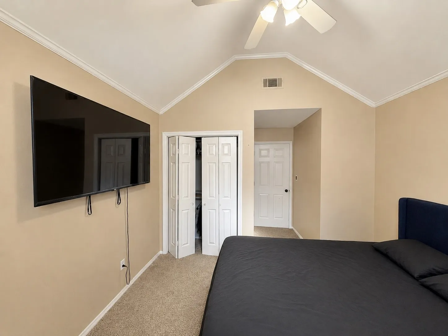 Single Family Residence For Sale in Kaufman County , 17506 Country Club Drive, Kemp, Texas 75143, 4 Bedroom, 2 Bathroom, 2 Garage spaces, 1,960 Sqft, built in 2000, mls#21347896, Real Estate Agent in Kemp, Homes For Sale in Kaufman county, Homes For Sale in Kemp, Realtor in Kemp Texas, Real Estate Brokerage Independent Realty Texas, Luminita Cordes Realtor