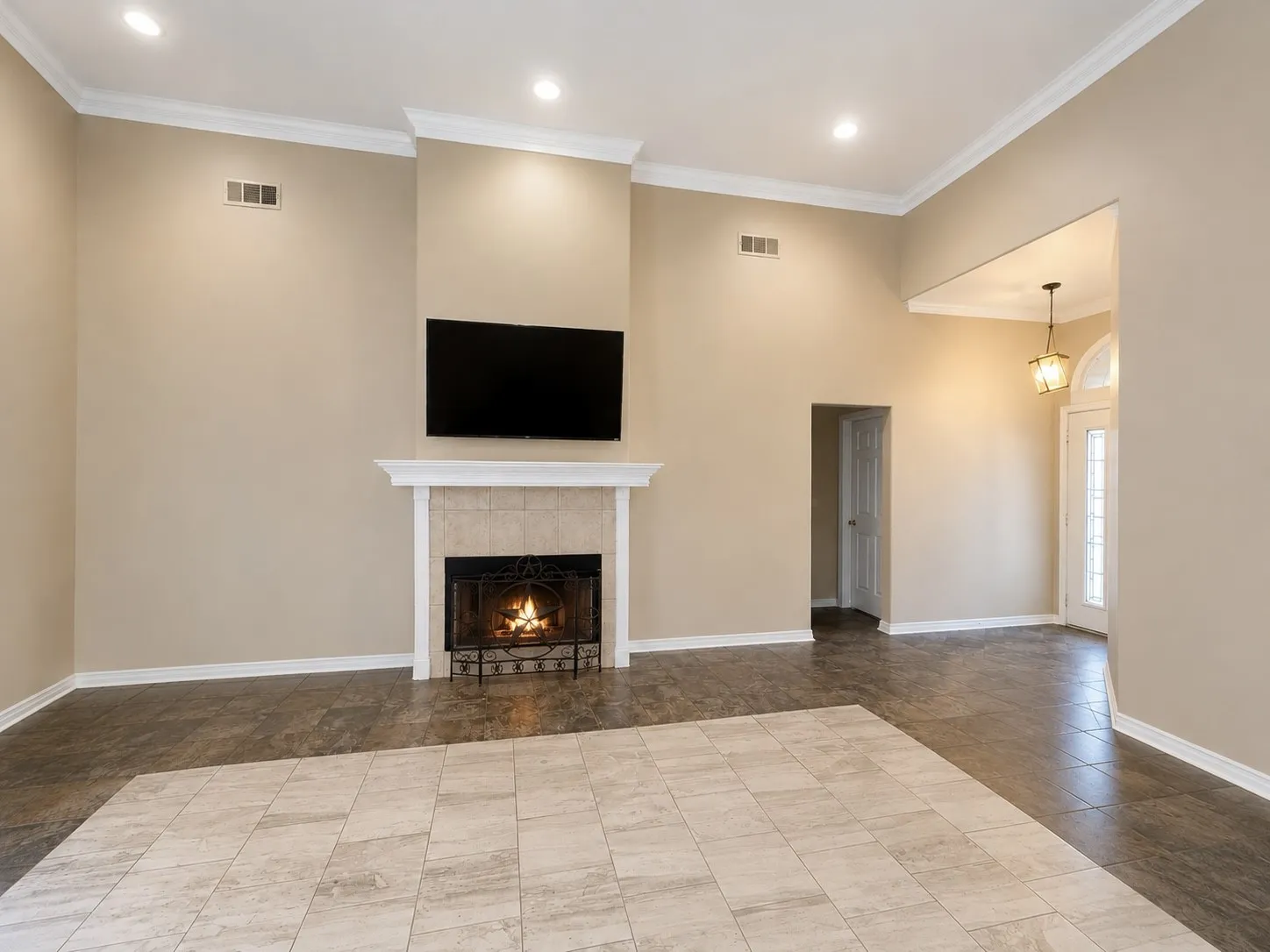 Single Family Residence For Sale in Kaufman County , 17506 Country Club Drive, Kemp, Texas 75143, 4 Bedroom, 2 Bathroom, 2 Garage spaces, 1,960 Sqft, built in 2000, mls#21347896, Real Estate Agent in Kemp, Homes For Sale in Kaufman county, Homes For Sale in Kemp, Realtor in Kemp Texas, Real Estate Brokerage Independent Realty Texas, Luminita Cordes Realtor
