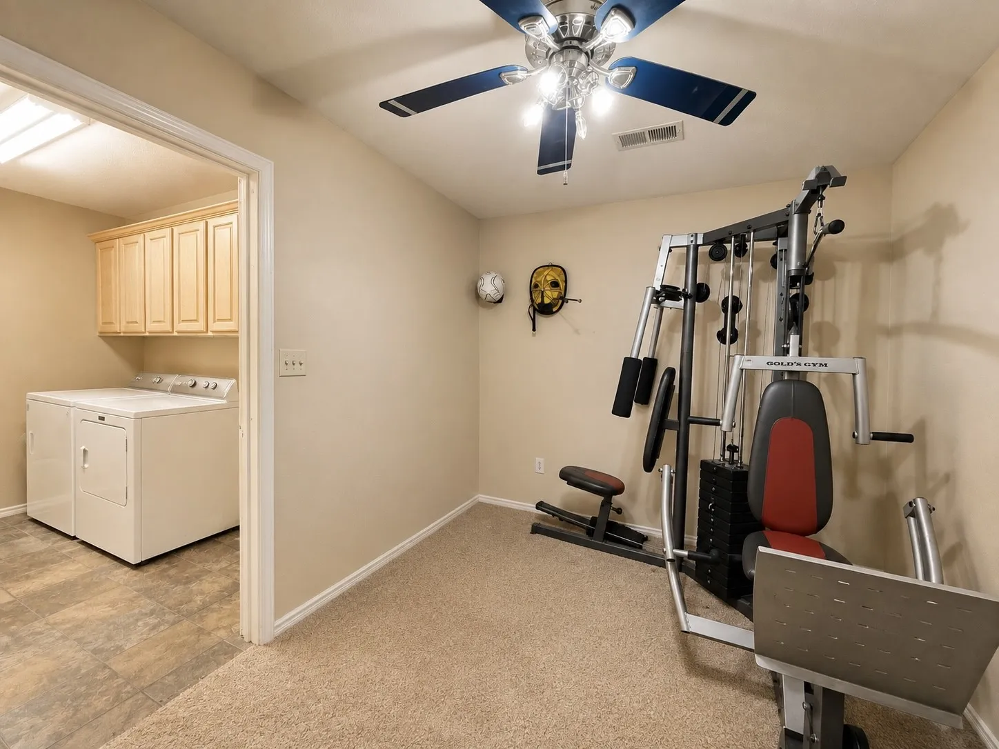 Single Family Residence For Sale in Kaufman County , 17506 Country Club Drive, Kemp, Texas 75143, 4 Bedroom, 2 Bathroom, 2 Garage spaces, 1,960 Sqft, built in 2000, mls#21347896, Real Estate Agent in Kemp, Homes For Sale in Kaufman county, Homes For Sale in Kemp, Realtor in Kemp Texas, Real Estate Brokerage Independent Realty Texas, Luminita Cordes Realtor