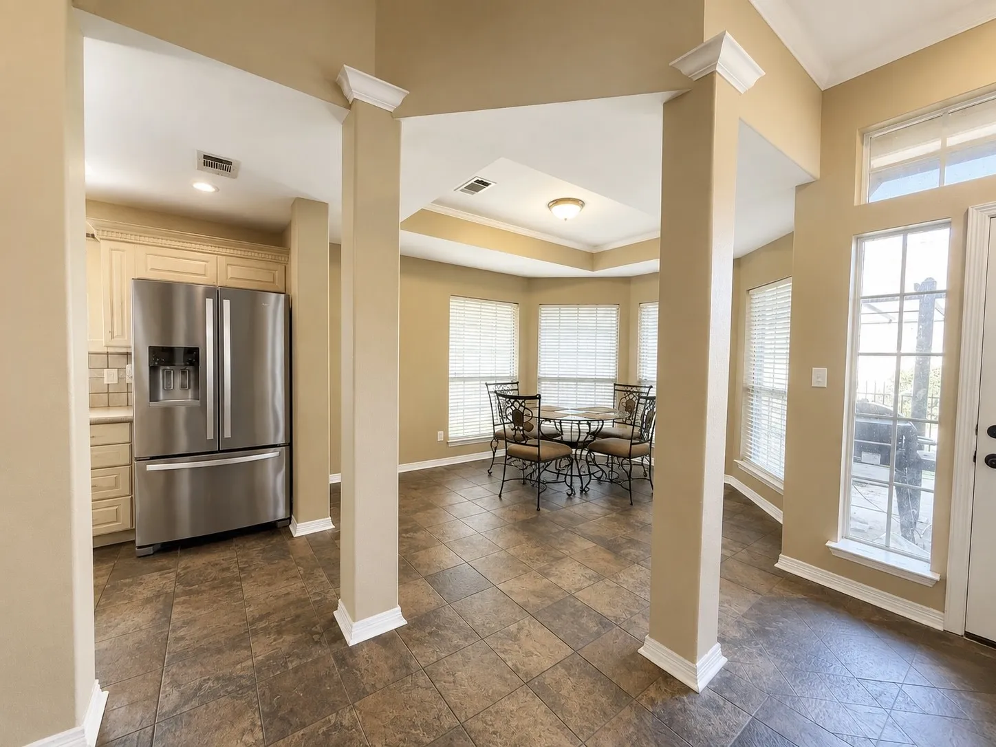 Single Family Residence For Sale in Kaufman County , 17506 Country Club Drive, Kemp, Texas 75143, 4 Bedroom, 2 Bathroom, 2 Garage spaces, 1,960 Sqft, built in 2000, mls#21347896, Real Estate Agent in Kemp, Homes For Sale in Kaufman county, Homes For Sale in Kemp, Realtor in Kemp Texas, Real Estate Brokerage Independent Realty Texas, Luminita Cordes Realtor