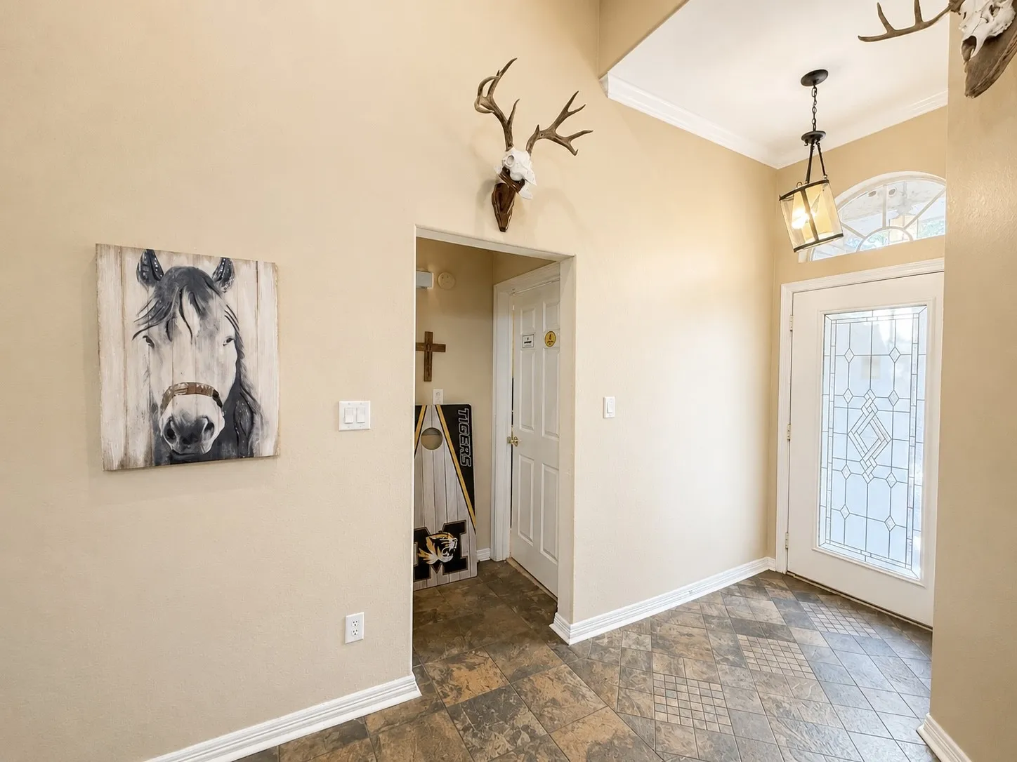 Single Family Residence For Sale in Kaufman County , 17506 Country Club Drive, Kemp, Texas 75143, 4 Bedroom, 2 Bathroom, 2 Garage spaces, 1,960 Sqft, built in 2000, mls#21347896, Real Estate Agent in Kemp, Homes For Sale in Kaufman county, Homes For Sale in Kemp, Realtor in Kemp Texas, Real Estate Brokerage Independent Realty Texas, Luminita Cordes Realtor