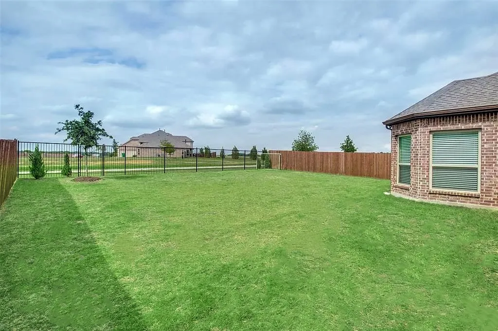 Single Family Residence For Sale in Collin County , 1209 Summer Lane, Mc Kinney, Texas 75071, 5 Bedroom, 4 Bathroom, 2 Garage spaces, 4,186 Sqft, built in 2017, mls#21347928, Real Estate Agent in Mc Kinney, Homes For Sale in Collin county, Homes For Sale in Mc Kinney, Realtor in Mc Kinney Texas, Real Estate Brokerage Independent Realty Texas, Luminita Cordes Realtor