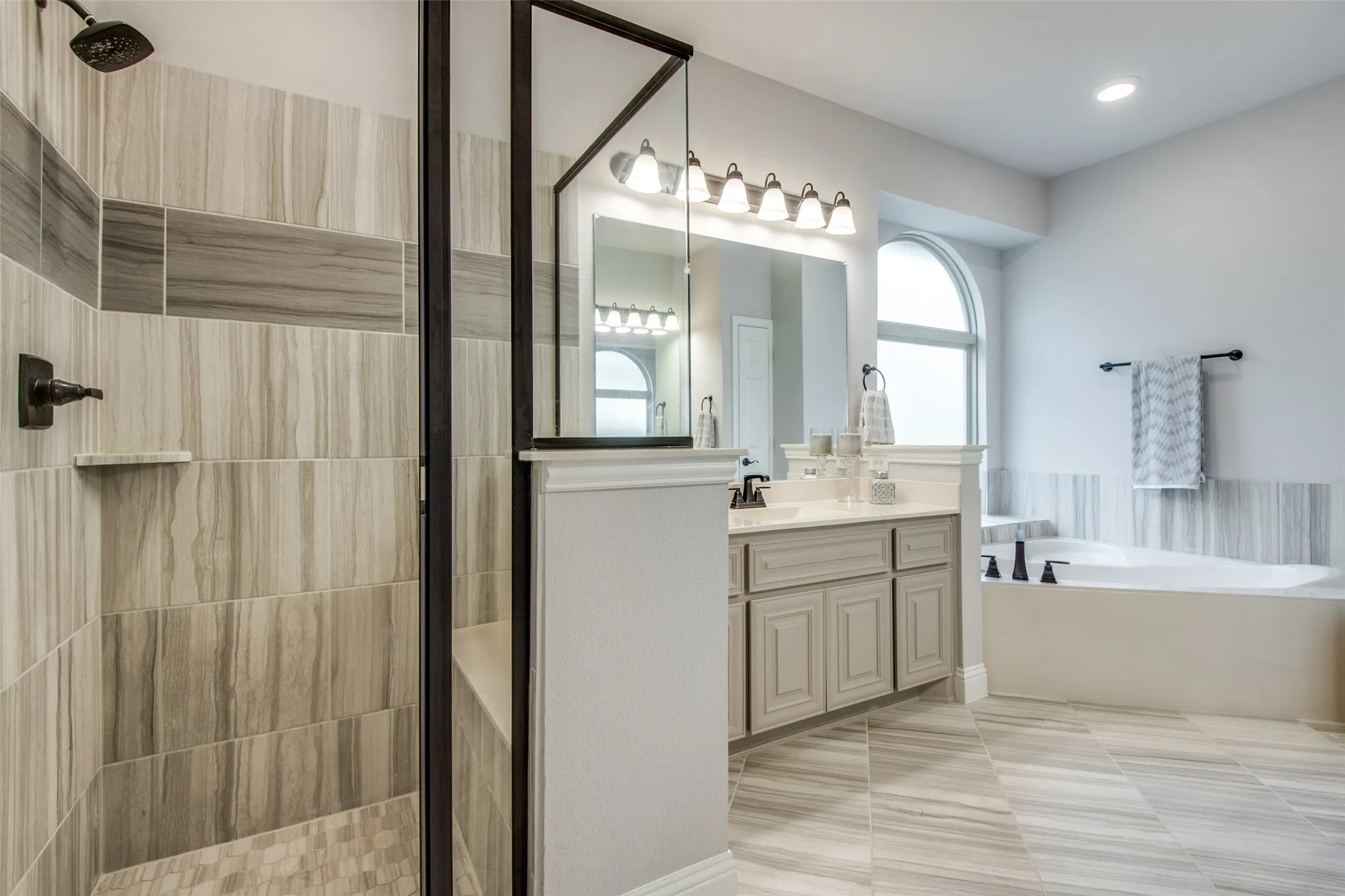 Single Family Residence For Sale in Collin County , 1209 Summer Lane, Mc Kinney, Texas 75071, 5 Bedroom, 4 Bathroom, 2 Garage spaces, 4,186 Sqft, built in 2017, mls#21347928, Real Estate Agent in Mc Kinney, Homes For Sale in Collin county, Homes For Sale in Mc Kinney, Realtor in Mc Kinney Texas, Real Estate Brokerage Independent Realty Texas, Luminita Cordes Realtor