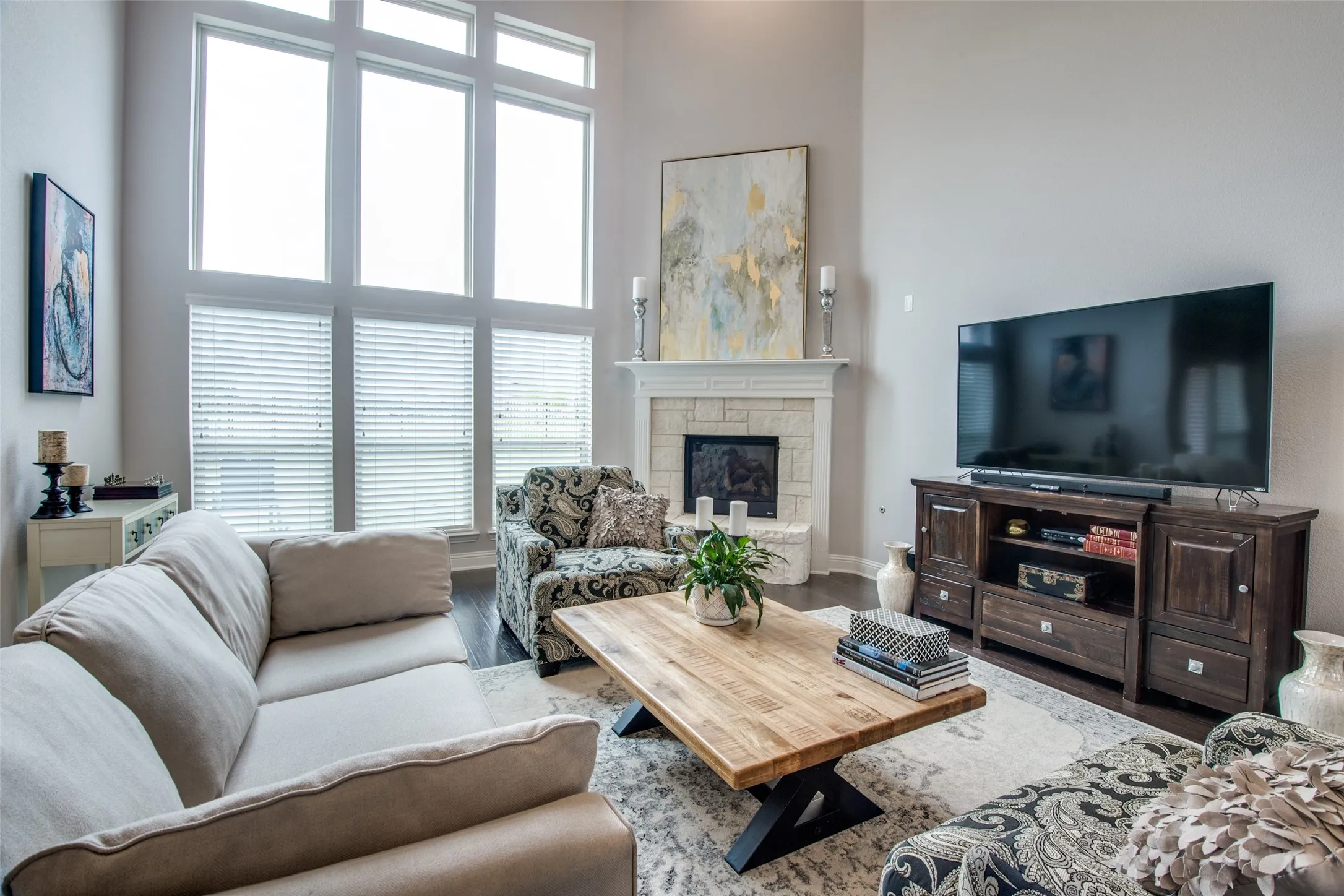 Single Family Residence For Sale in Collin County , 1209 Summer Lane, Mc Kinney, Texas 75071, 5 Bedroom, 4 Bathroom, 2 Garage spaces, 4,186 Sqft, built in 2017, mls#21347928, Real Estate Agent in Mc Kinney, Homes For Sale in Collin county, Homes For Sale in Mc Kinney, Realtor in Mc Kinney Texas, Real Estate Brokerage Independent Realty Texas, Luminita Cordes Realtor