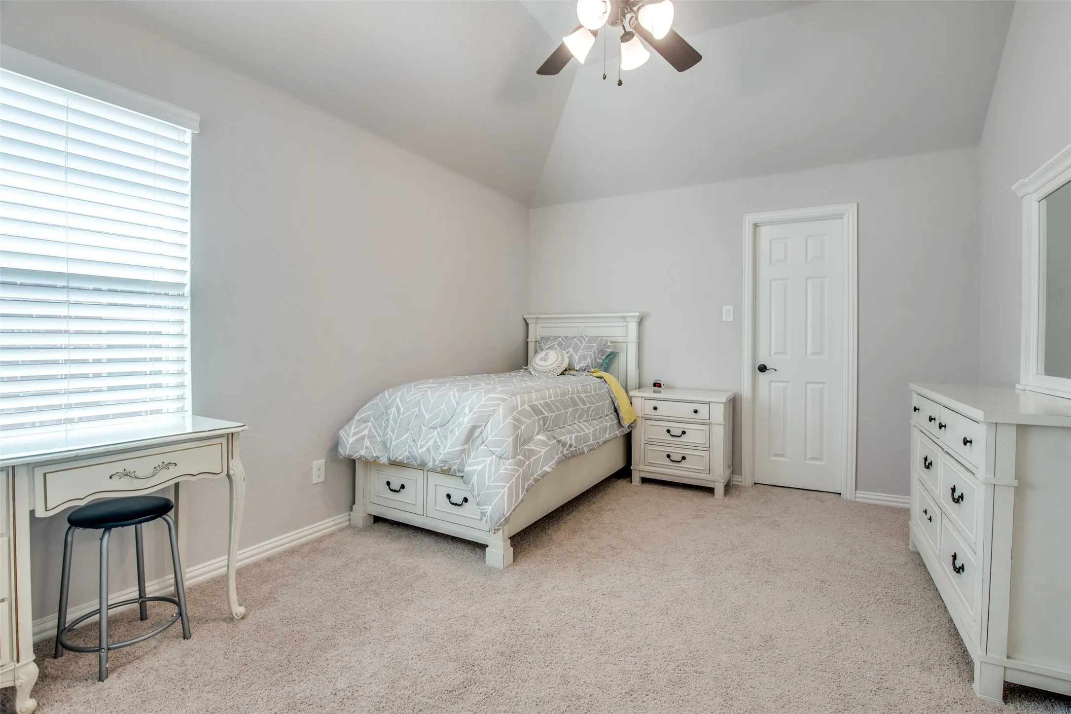 Single Family Residence For Sale in Collin County , 1209 Summer Lane, Mc Kinney, Texas 75071, 5 Bedroom, 4 Bathroom, 2 Garage spaces, 4,186 Sqft, built in 2017, mls#21347928, Real Estate Agent in Mc Kinney, Homes For Sale in Collin county, Homes For Sale in Mc Kinney, Realtor in Mc Kinney Texas, Real Estate Brokerage Independent Realty Texas, Luminita Cordes Realtor
