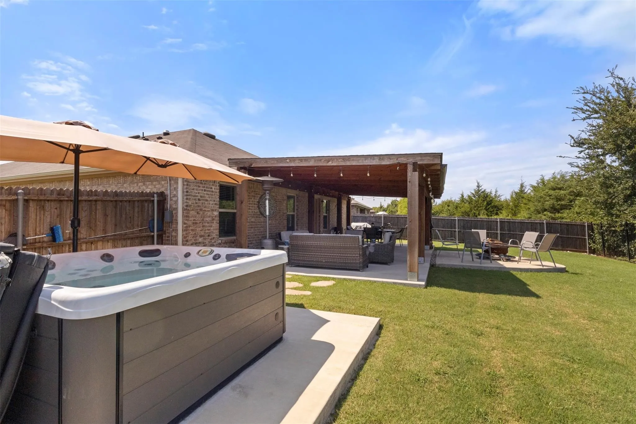 Single Family Residence For Rent in Rockwall County , 3319 Everly Drive, Fate, Texas 75189, 4 Bedroom, 2 Bathroom, 2 Garage spaces, 2,073 Sqft, built in 2019, mls#21345868, Real Estate Agent in Fate, Homes For Rent in Rockwall county, Homes For Rent in Fate, Realtor in Fate Texas, Real Estate Brokerage Independent Realty Texas, Luminita Cordes Realtor