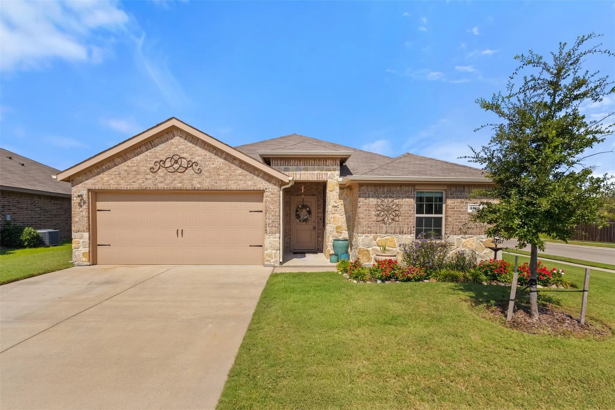 Single Family Residence For Rent in Rockwall County , 3319 Everly Drive, Fate, Texas 75189, 4 Bedroom, 2 Bathroom, 2 Garage spaces, 2,073 Sqft, built in 2019, mls#21345868, Real Estate Agent in Fate, Homes For Rent in Rockwall county, Homes For Rent in Fate, Realtor in Fate Texas, Real Estate Brokerage Independent Realty Texas, Luminita Cordes Realtor